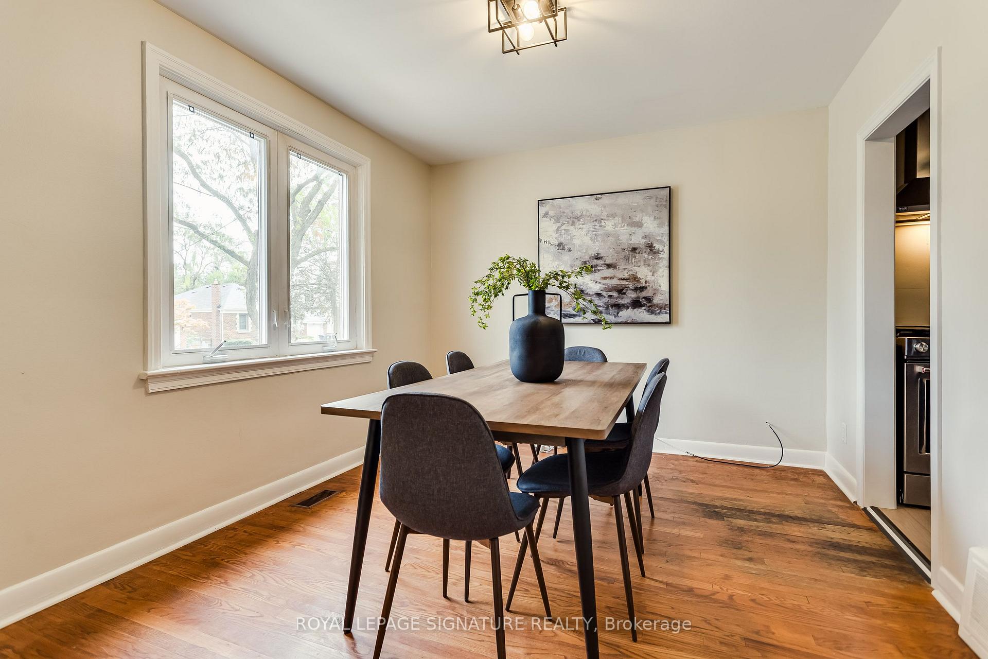 Photo 8 of 32 Wigan Crescent, North York, Clanton Park — HOMEH
