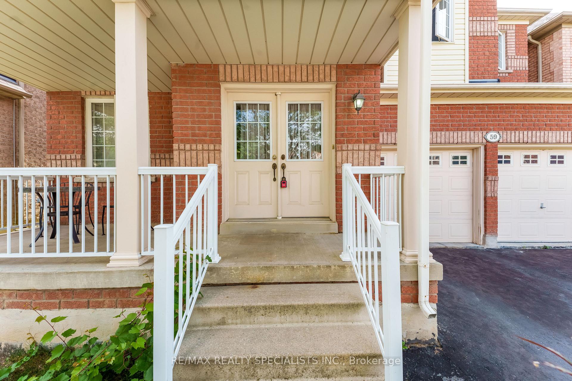 Photo 2 of 59 Masters Green Crescent, Brampton, Snelgrove — HOMEH