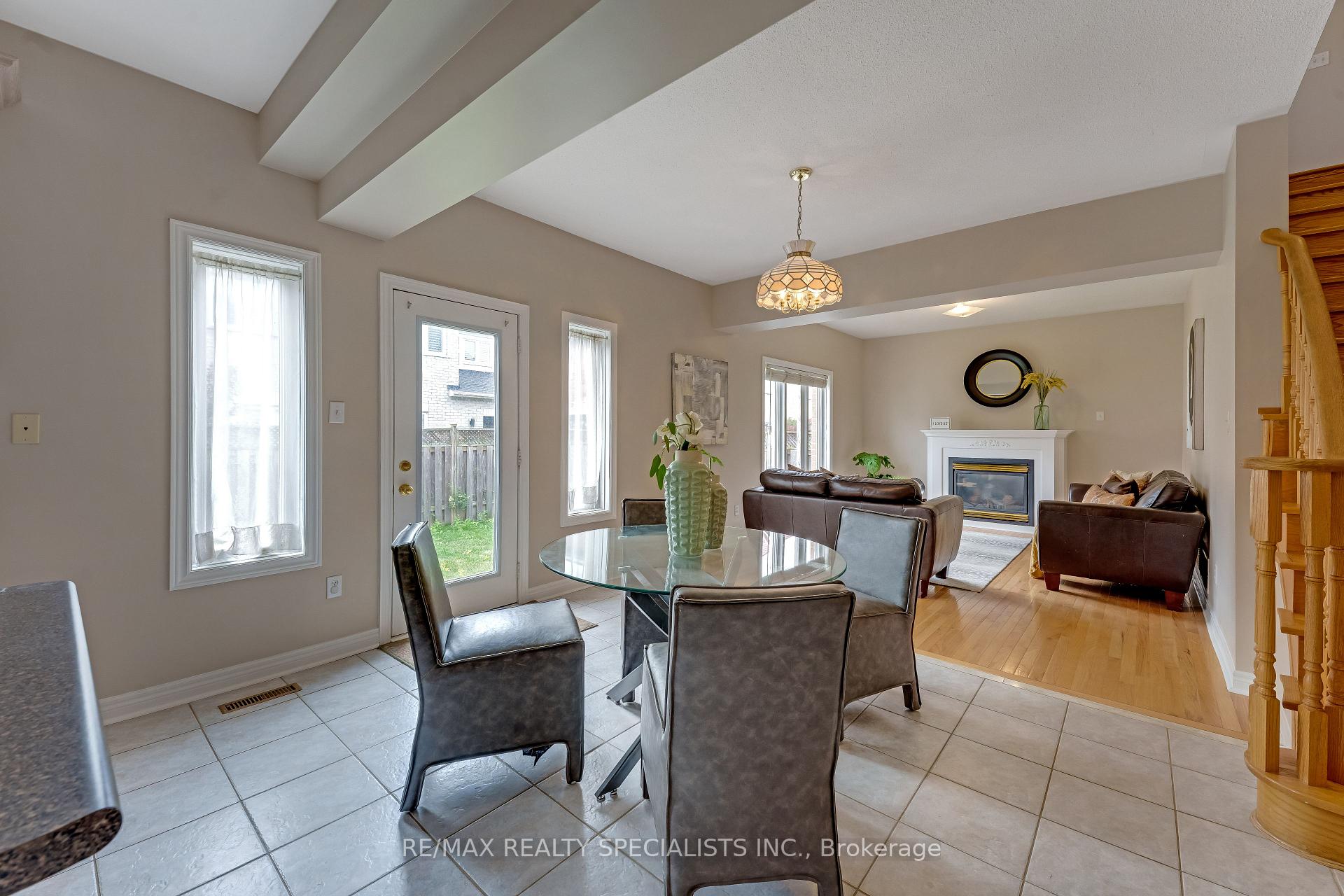 Photo 10 of 59 Masters Green Crescent, Brampton, Snelgrove — HOMEH