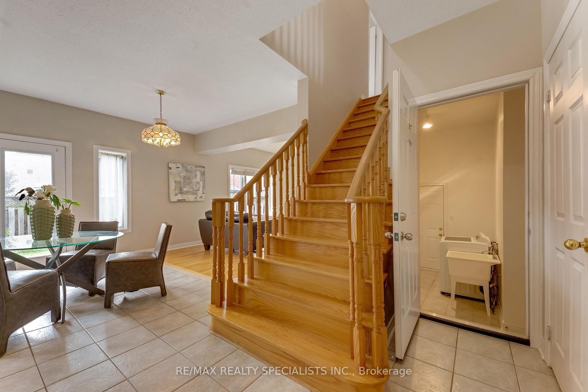 Photo 14 of 59 Masters Green Crescent, Brampton, Snelgrove — HOMEH