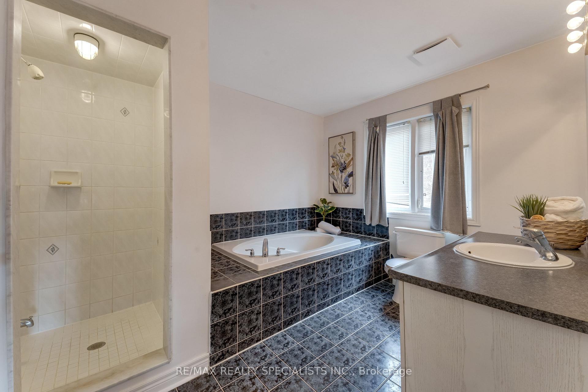 Photo 17 of 59 Masters Green Crescent, Brampton, Snelgrove — HOMEH