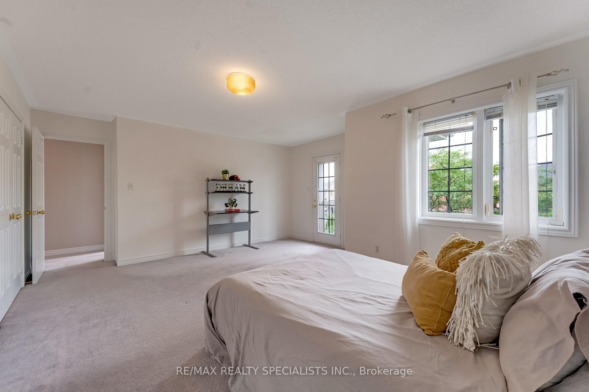 Photo 21 of 59 Masters Green Crescent, Brampton, Snelgrove — HOMEH