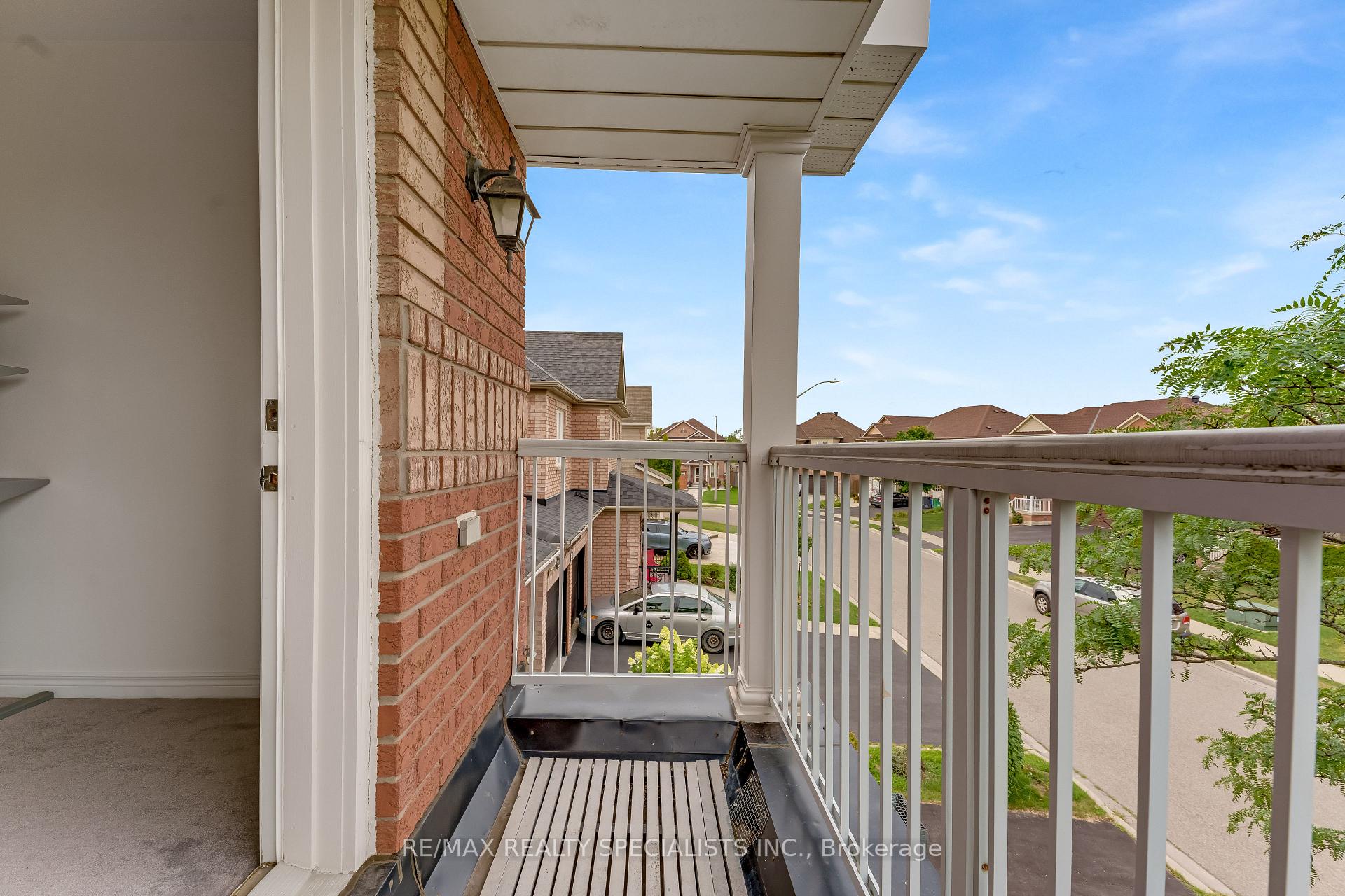 Photo 23 of 59 Masters Green Crescent, Brampton, Snelgrove — HOMEH