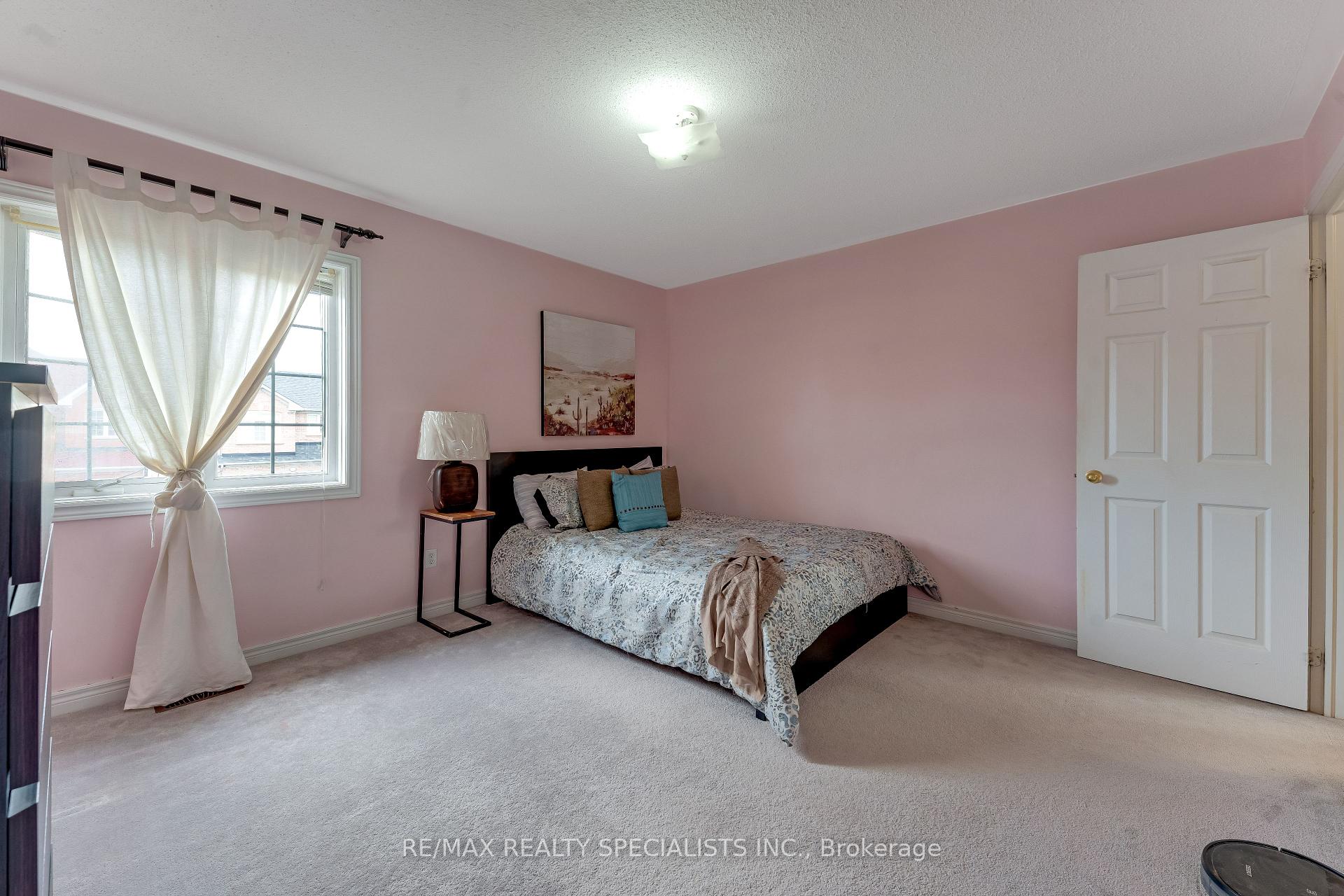 Photo 27 of 59 Masters Green Crescent, Brampton, Snelgrove — HOMEH