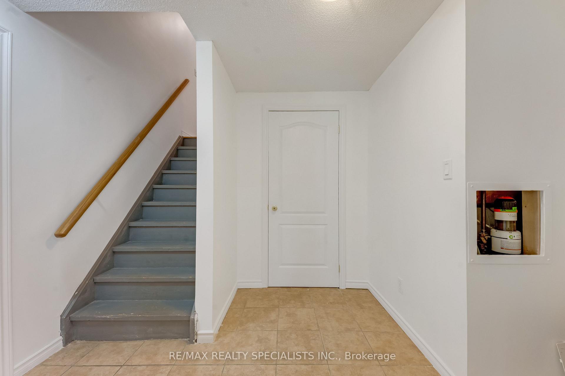 Photo 33 of 59 Masters Green Crescent, Brampton, Snelgrove — HOMEH