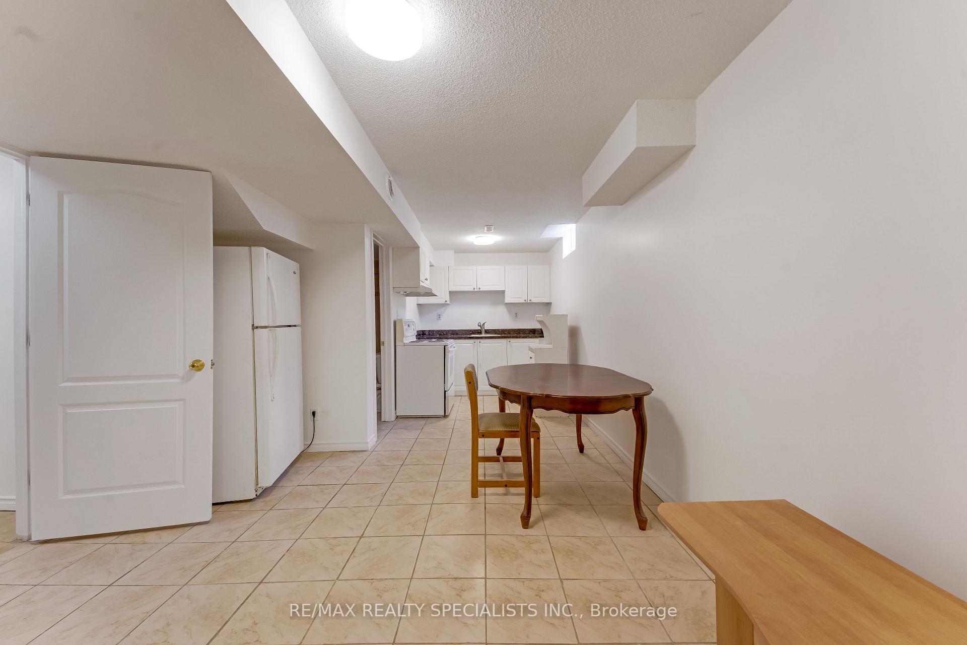 Photo 35 of 59 Masters Green Crescent, Brampton, Snelgrove — HOMEH