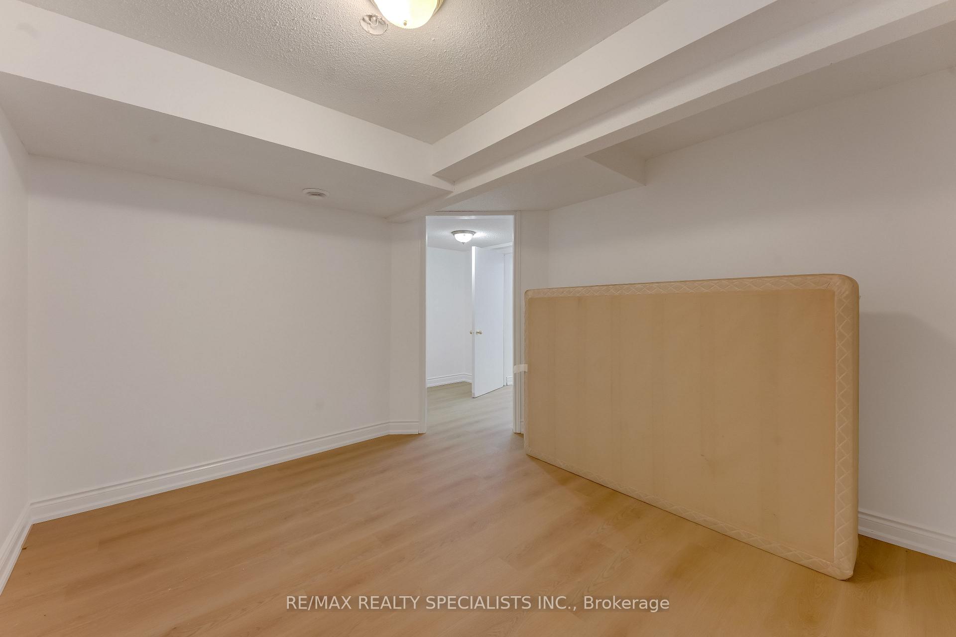 Photo 40 of 59 Masters Green Crescent, Brampton, Snelgrove — HOMEH