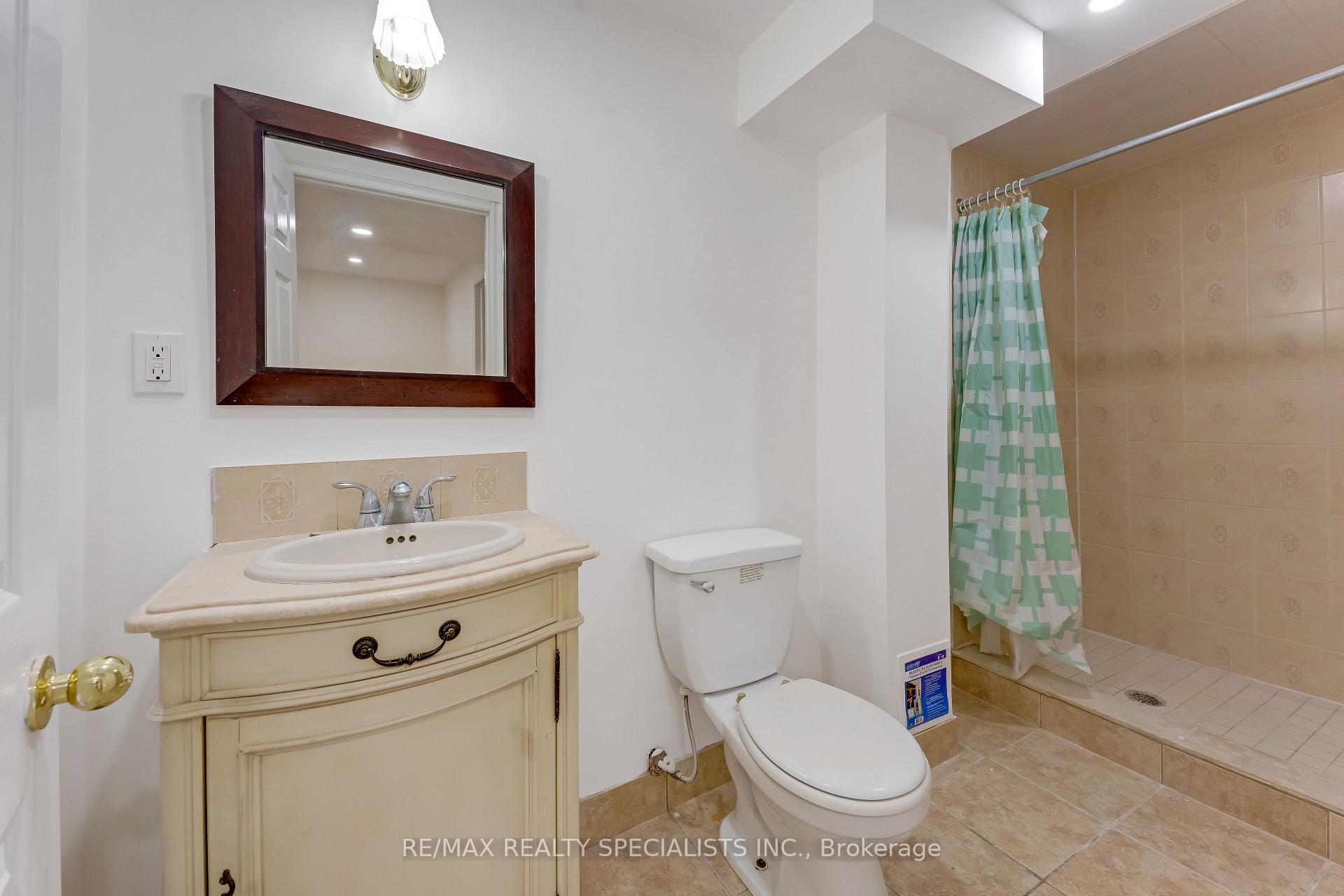 Photo 43 of 59 Masters Green Crescent, Brampton, Snelgrove — HOMEH