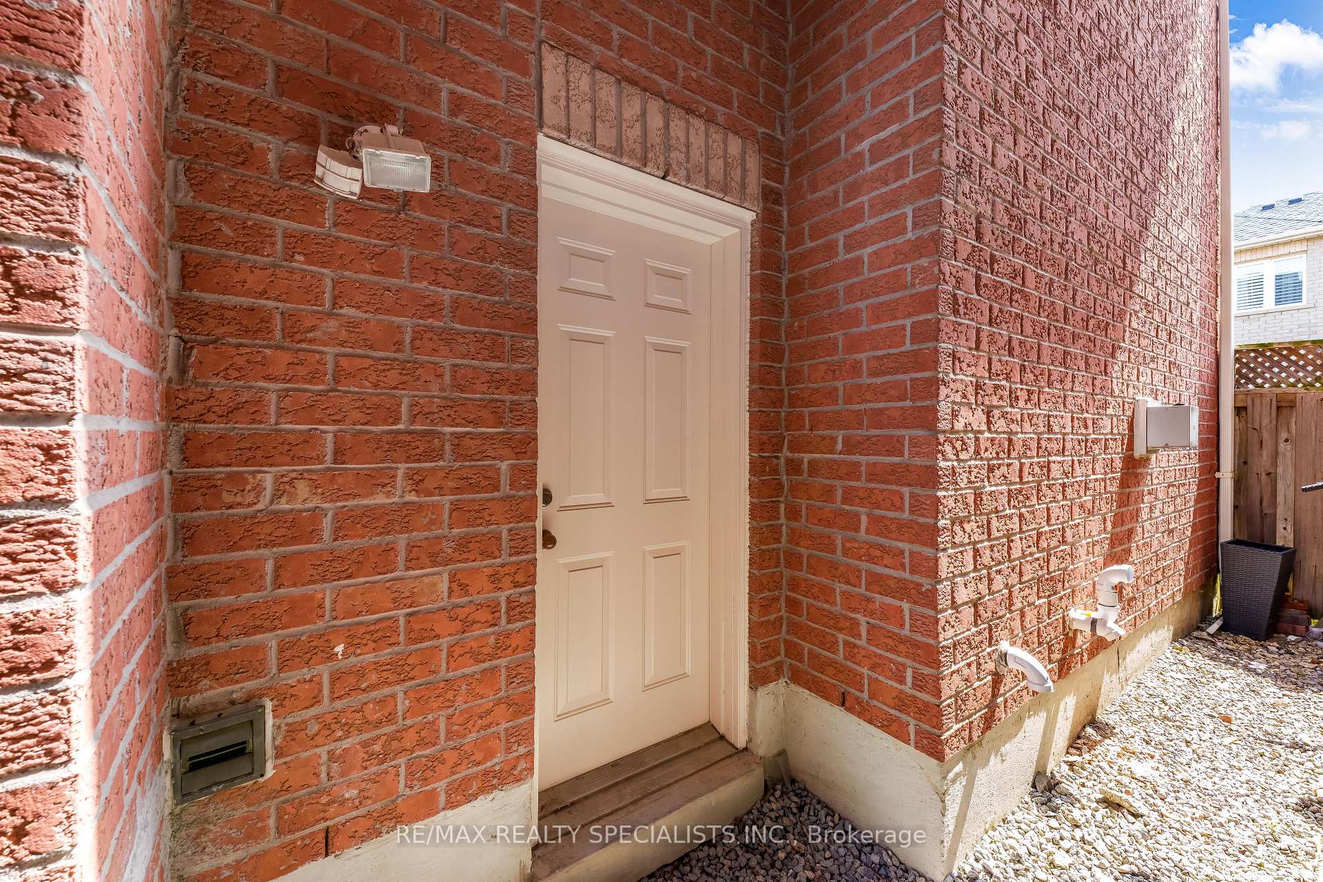 Photo 44 of 59 Masters Green Crescent, Brampton, Snelgrove — HOMEH