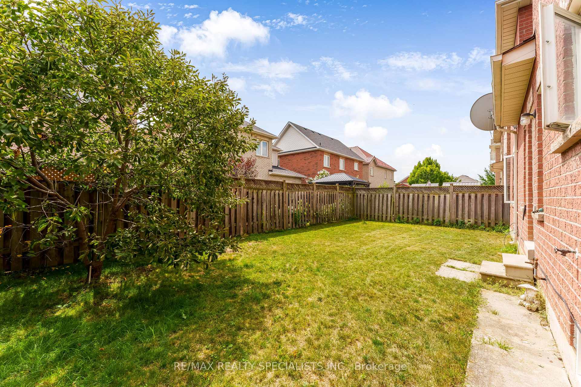 Photo 45 of 59 Masters Green Crescent, Brampton, Snelgrove — HOMEH