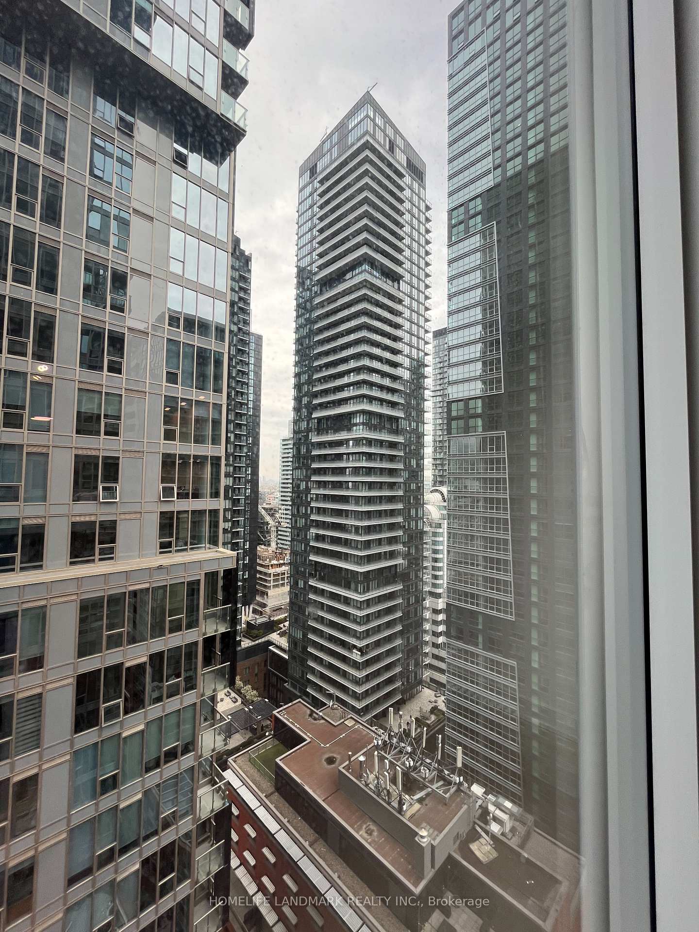 Photo 16 of Unit 2103, 15 Mercer Street, Toronto, Waterfront Communities — HOMEH