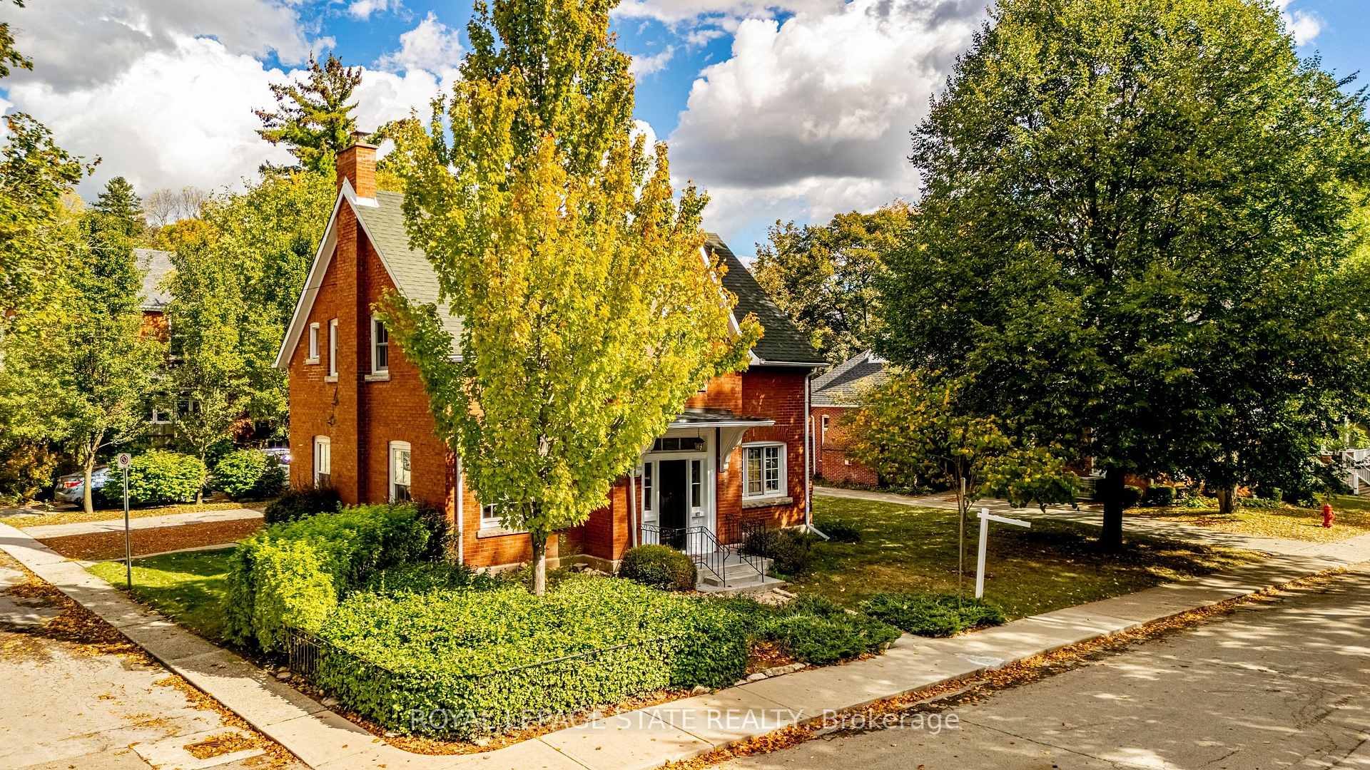 Photo 3 of 107 Melville Street, Hamilton, Dundas — HOMEH
