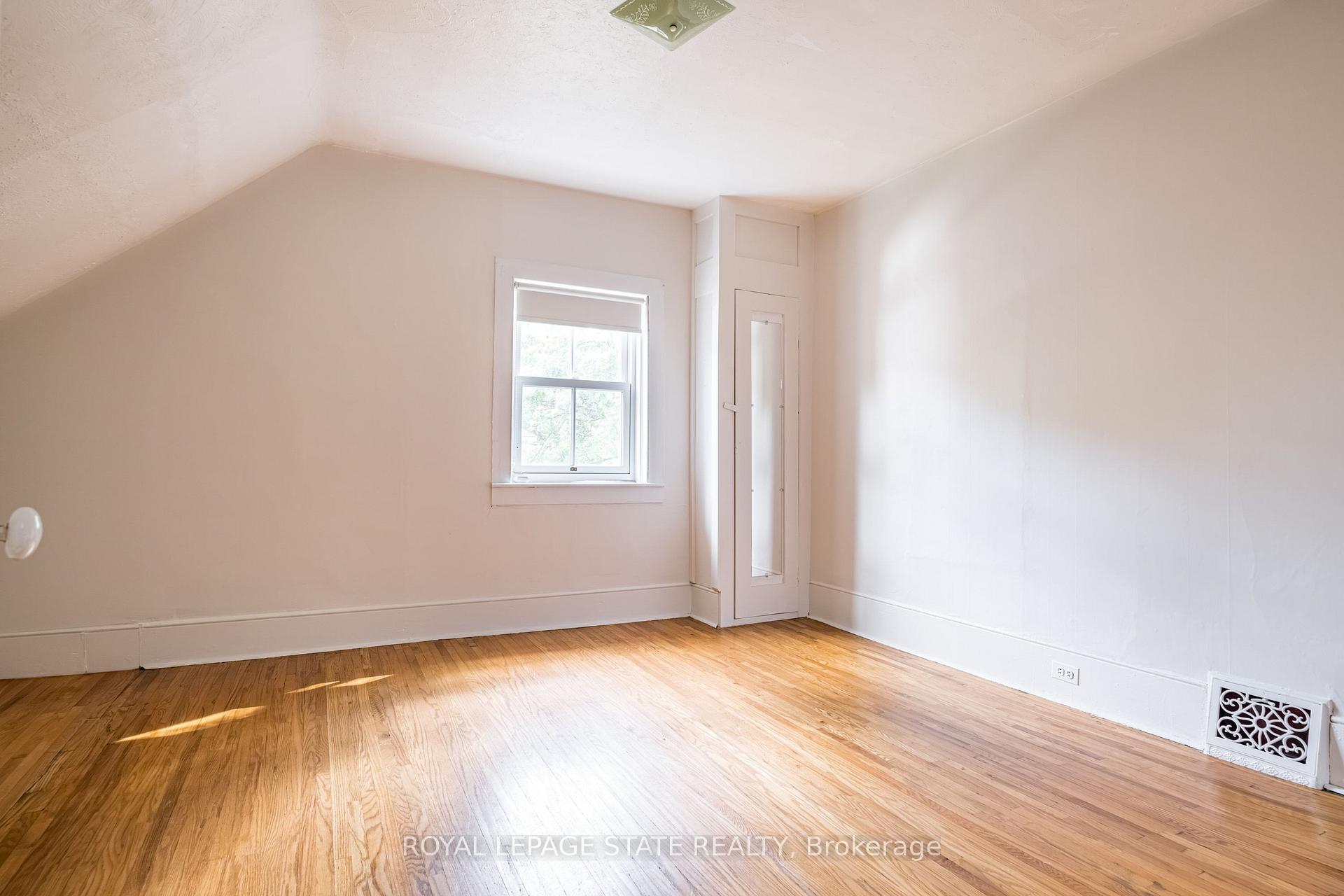 Photo 26 of 107 Melville Street, Hamilton, Dundas — HOMEH