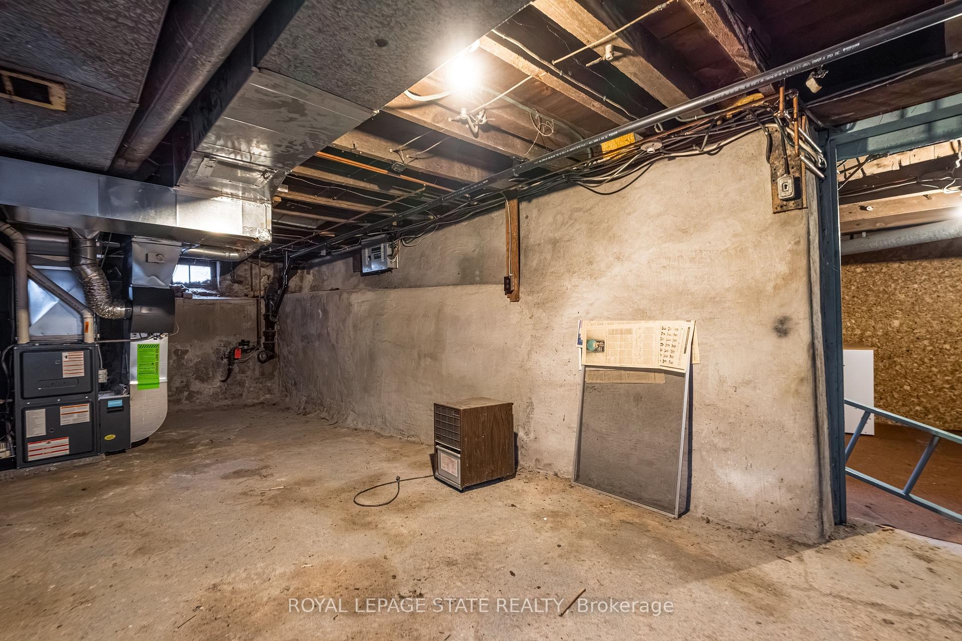 Photo 35 of 107 Melville Street, Hamilton, Dundas — HOMEH
