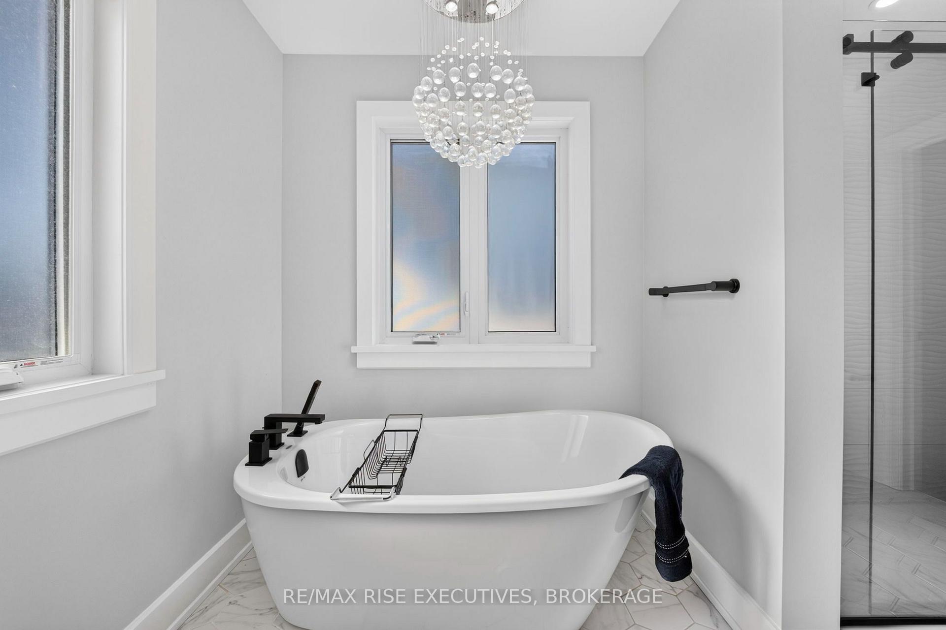Photo 20 of 14 Park Crescent, Loyalist, Amherstview — HOMEH