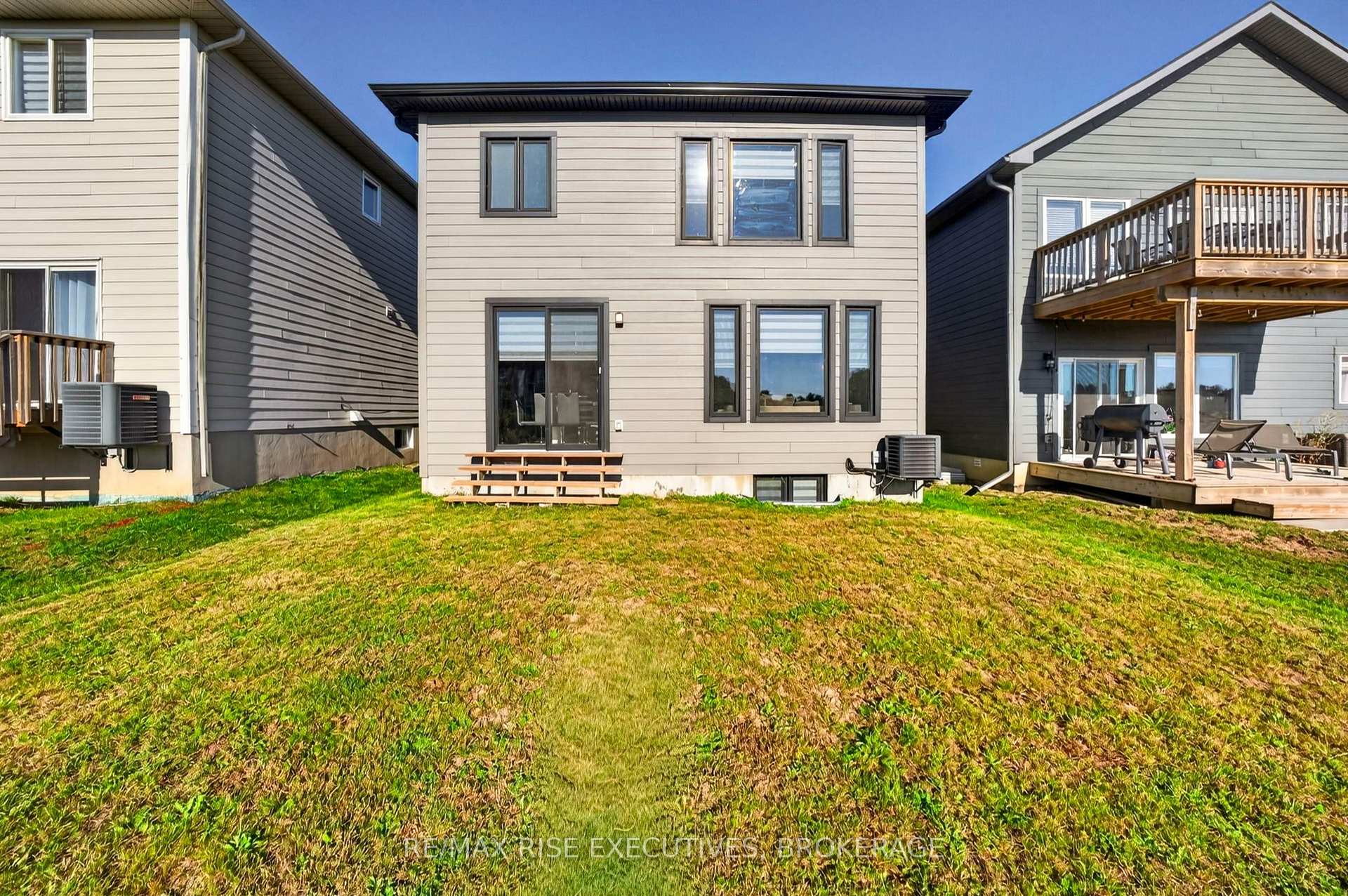 Photo 43 of 14 Park Crescent, Loyalist, Amherstview — HOMEH