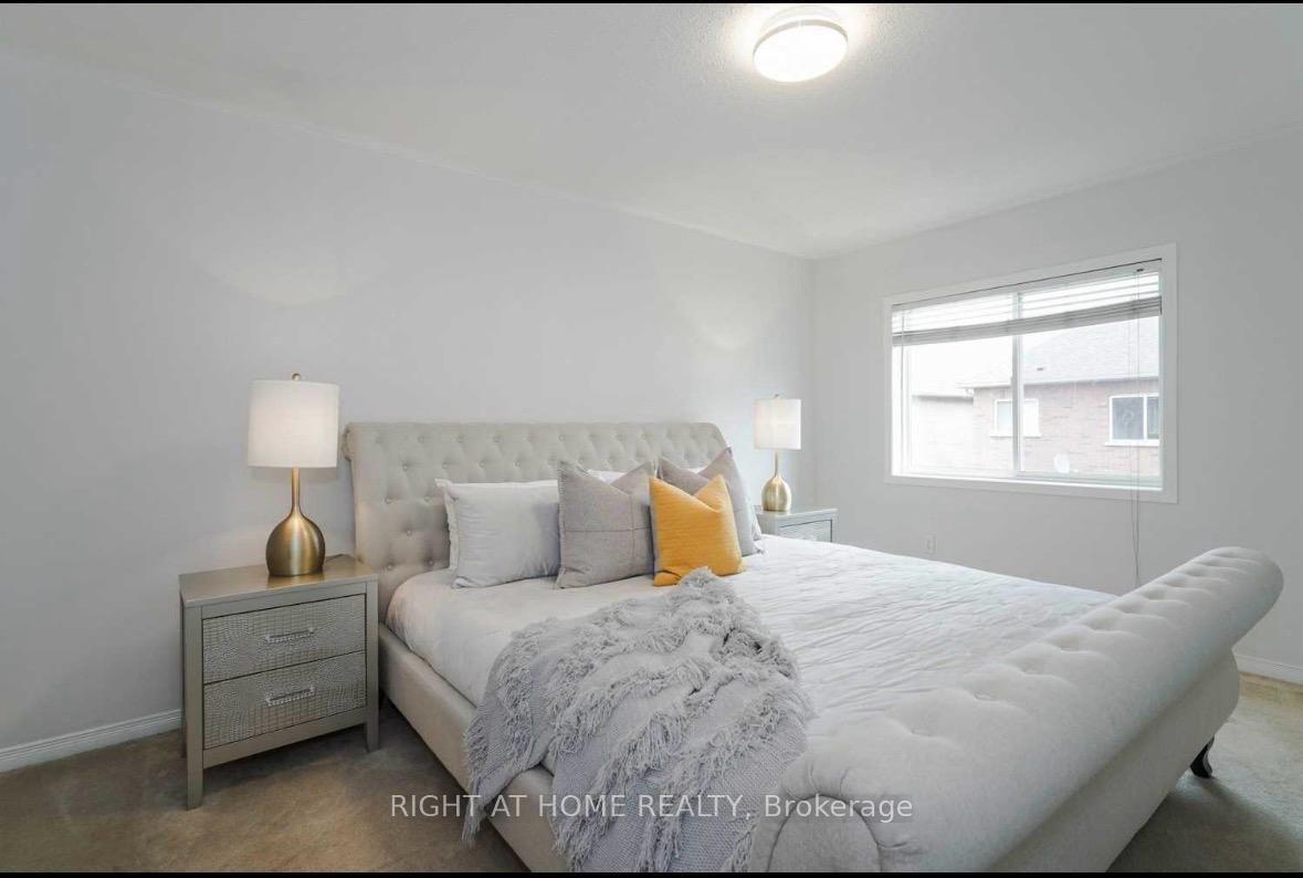 Photo 5 of Unit 121, 6399 Spinnaker Circle, Mississauga, Meadowvale Village — HOMEH