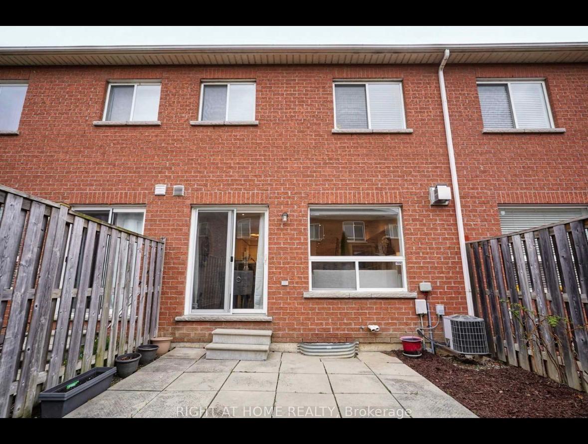Photo 14 of Unit 121, 6399 Spinnaker Circle, Mississauga, Meadowvale Village — HOMEH