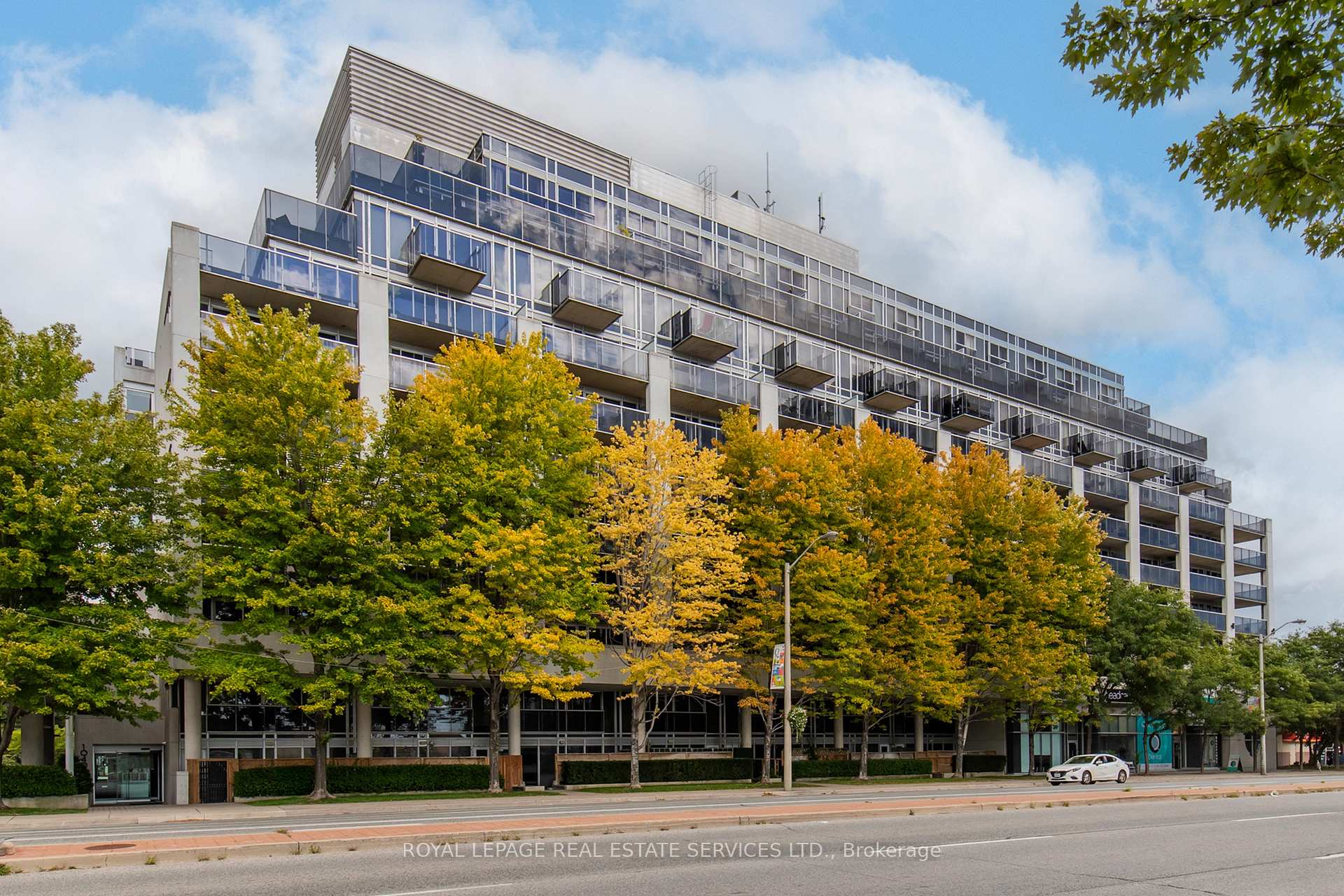 Photo of Unit 215, 1040 The Queensway