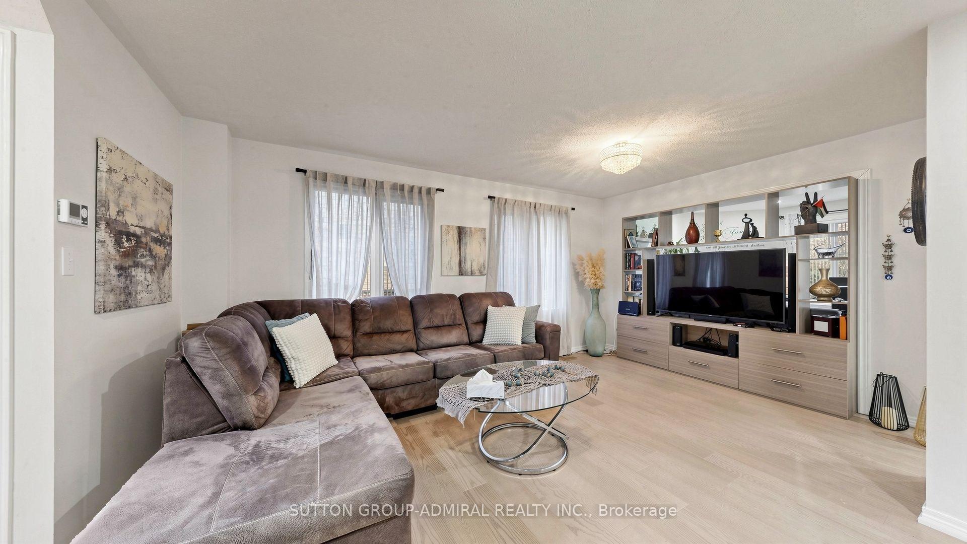 Photo 7 of 284 Isaac Murray Avenue, Vaughan, Maple — HOMEH