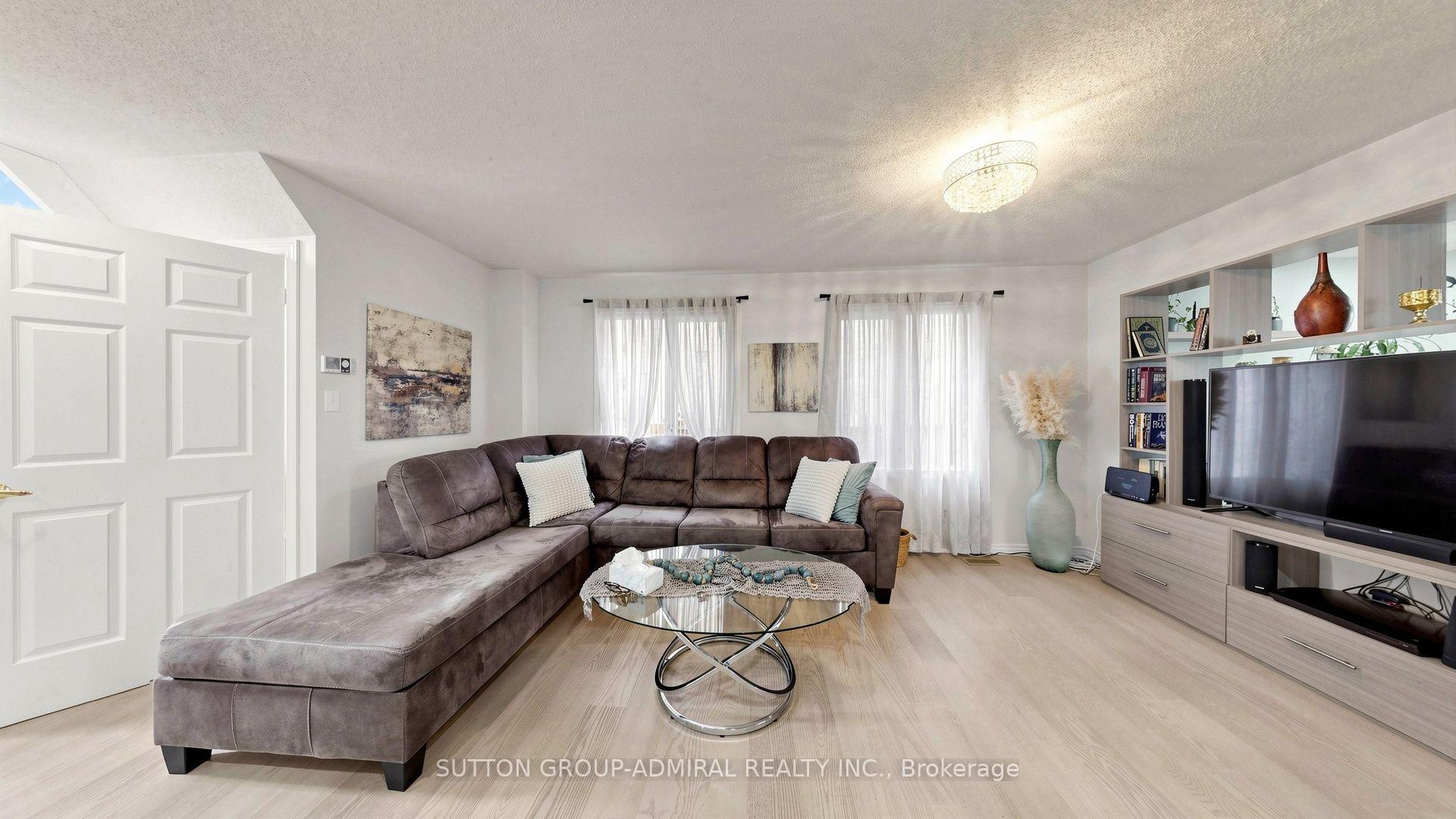 Photo 8 of 284 Isaac Murray Avenue, Vaughan, Maple — HOMEH
