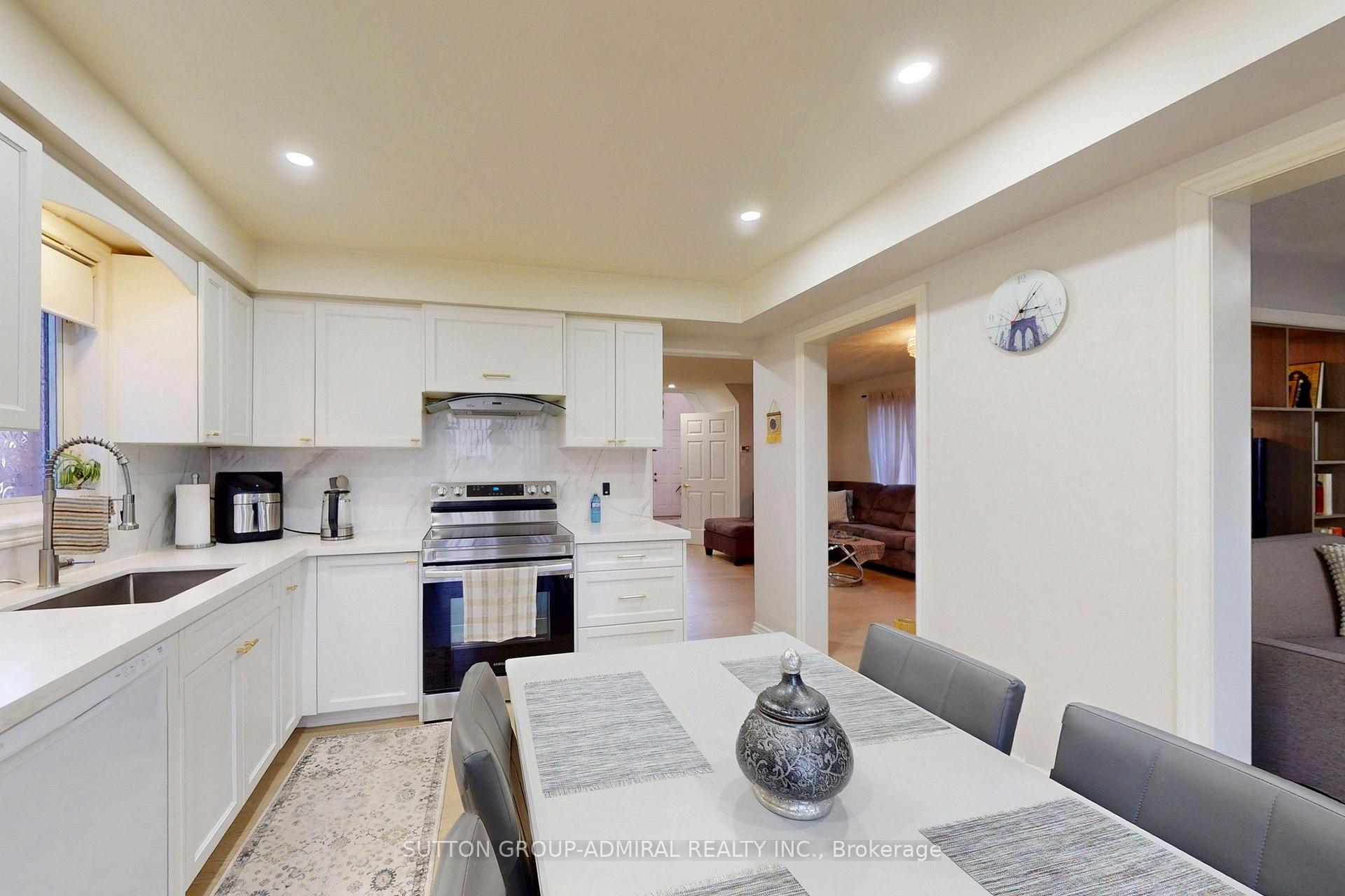Photo 15 of 284 Isaac Murray Avenue, Vaughan, Maple — HOMEH