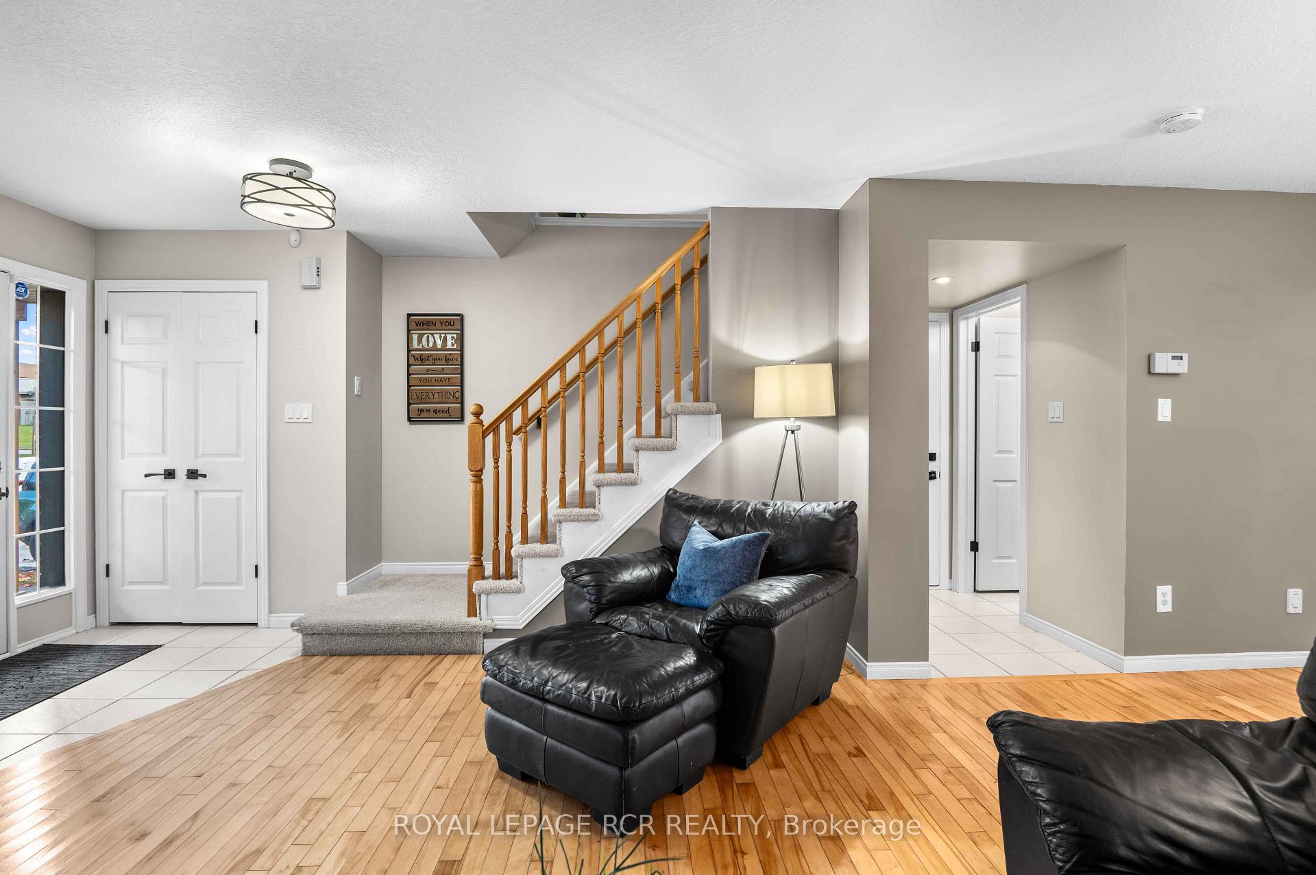 Photo 5 of 6 Graham Crescent, Orangeville — HOMEH