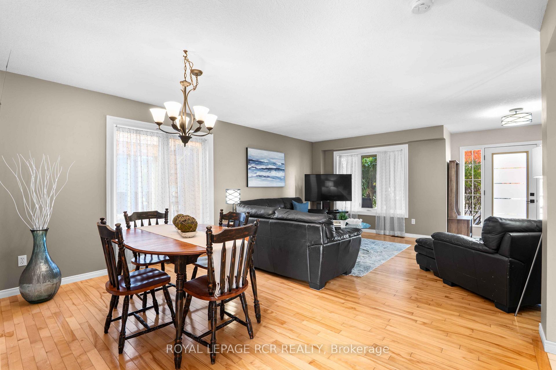 Photo 10 of 6 Graham Crescent, Orangeville — HOMEH