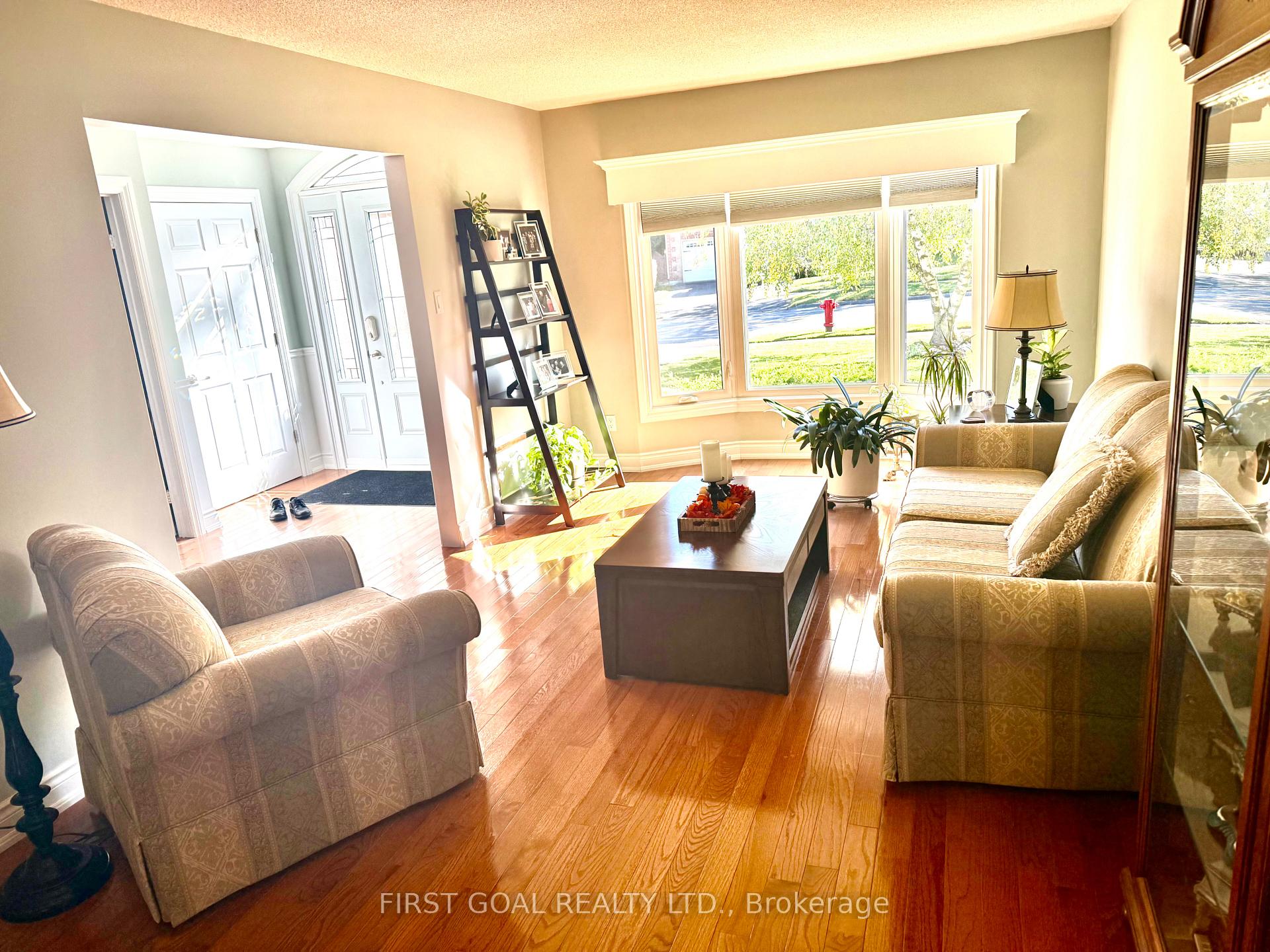 Photo 3 of 223 Crossland Gate, Newmarket, Glenway Estates — HOMEH