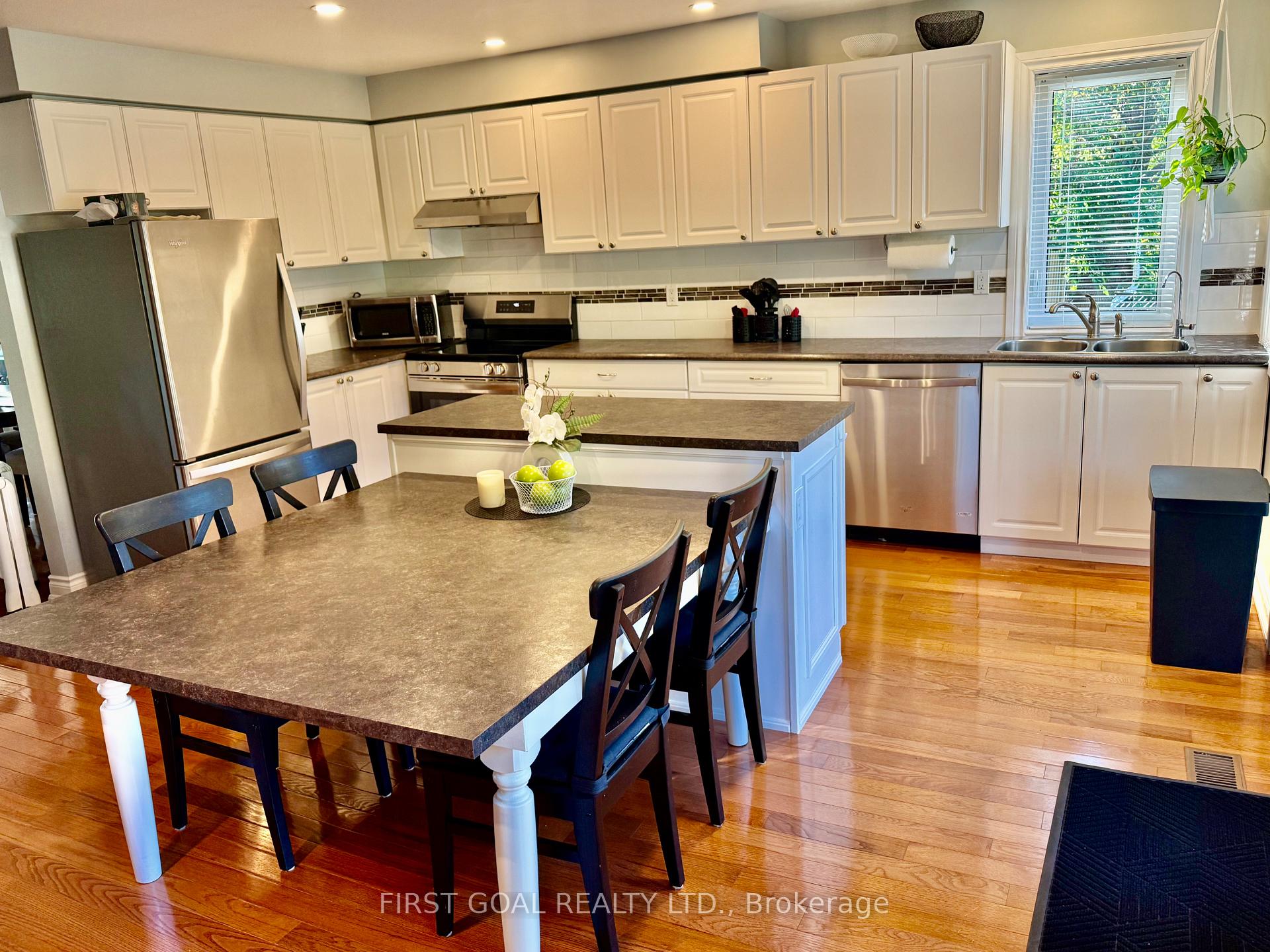 Photo 6 of 223 Crossland Gate, Newmarket, Glenway Estates — HOMEH