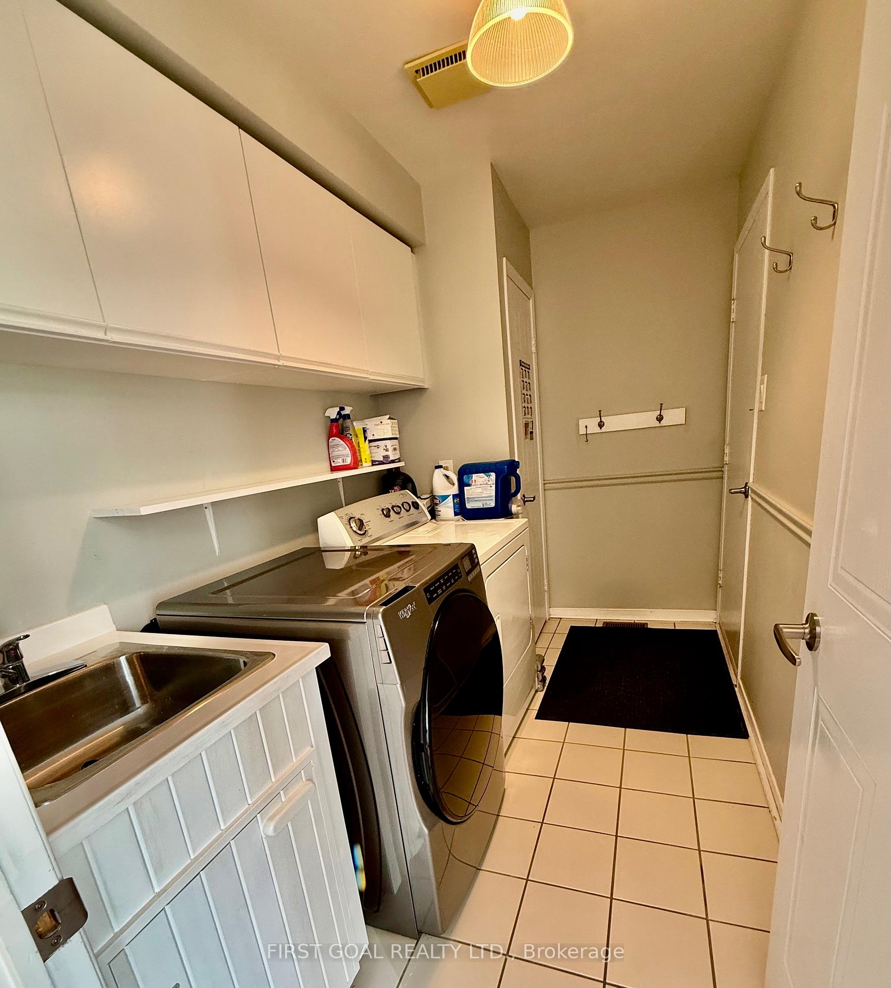 Photo 12 of 223 Crossland Gate, Newmarket, Glenway Estates — HOMEH