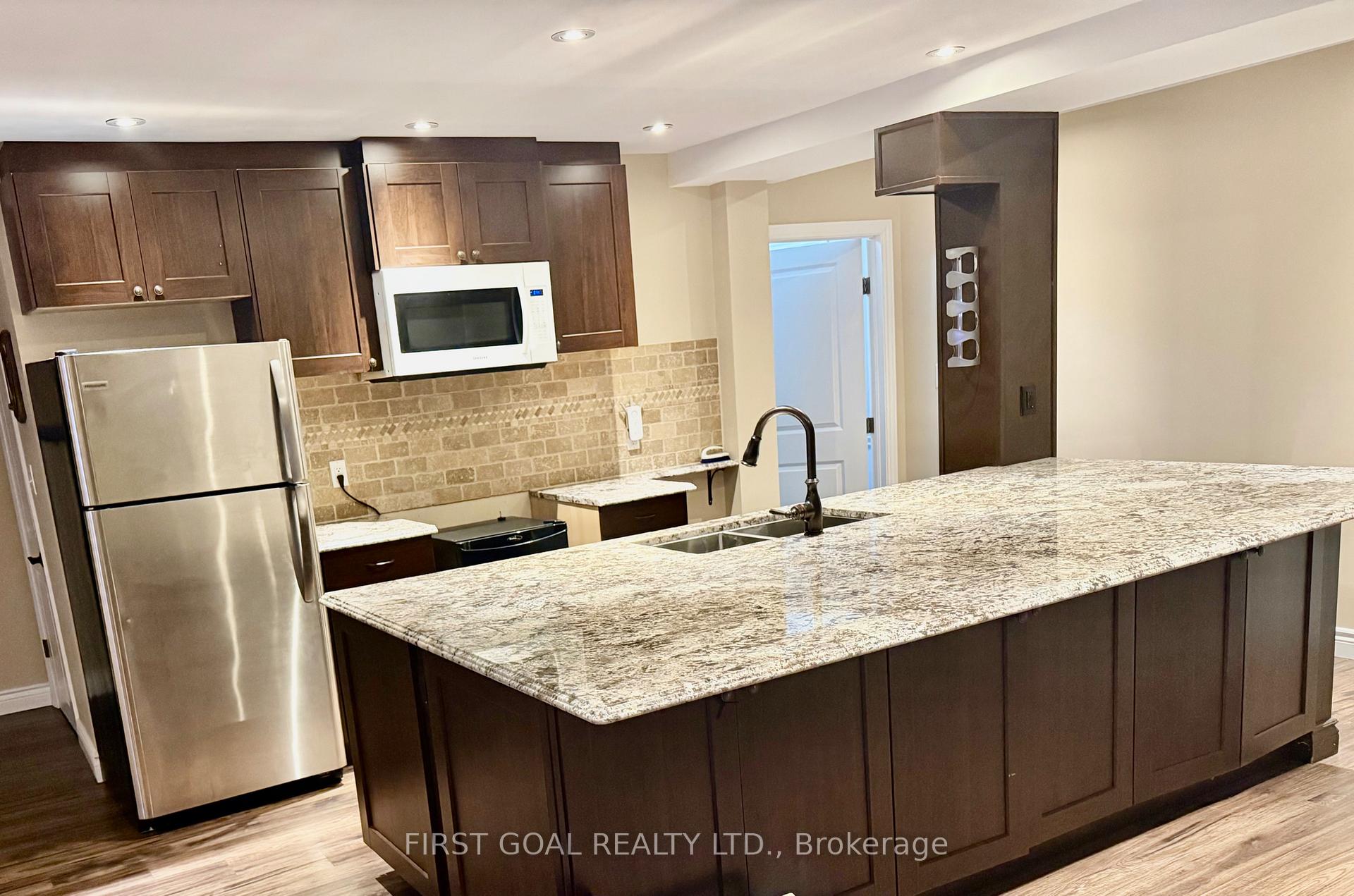 Photo 13 of 223 Crossland Gate, Newmarket, Glenway Estates — HOMEH