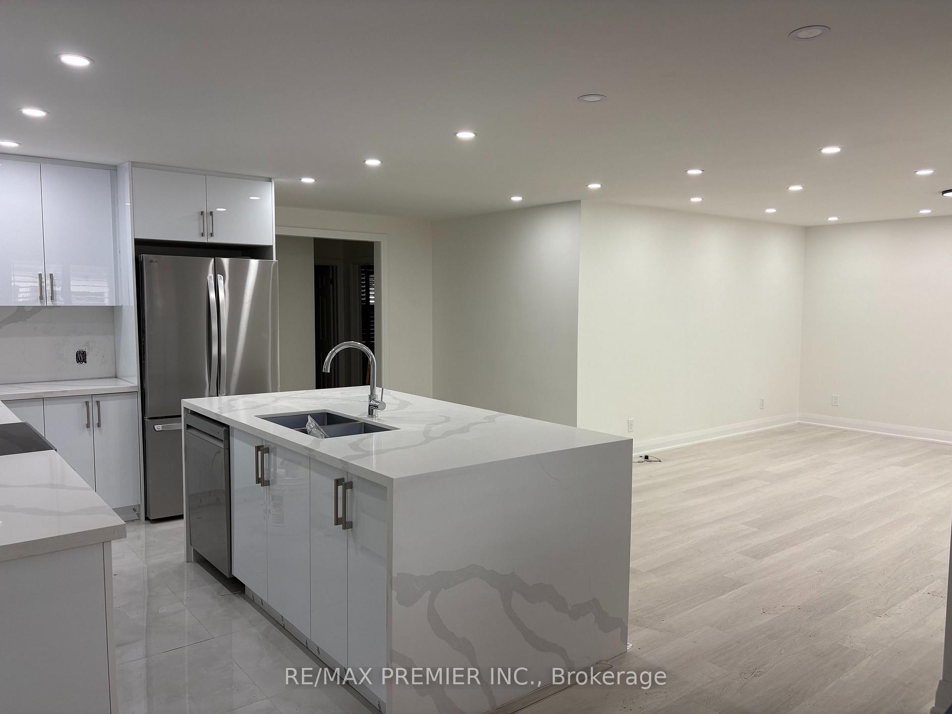 Photo 4 of Unit main, 42 Rougecrest Drive, Markham, Markham Village — HOMEH