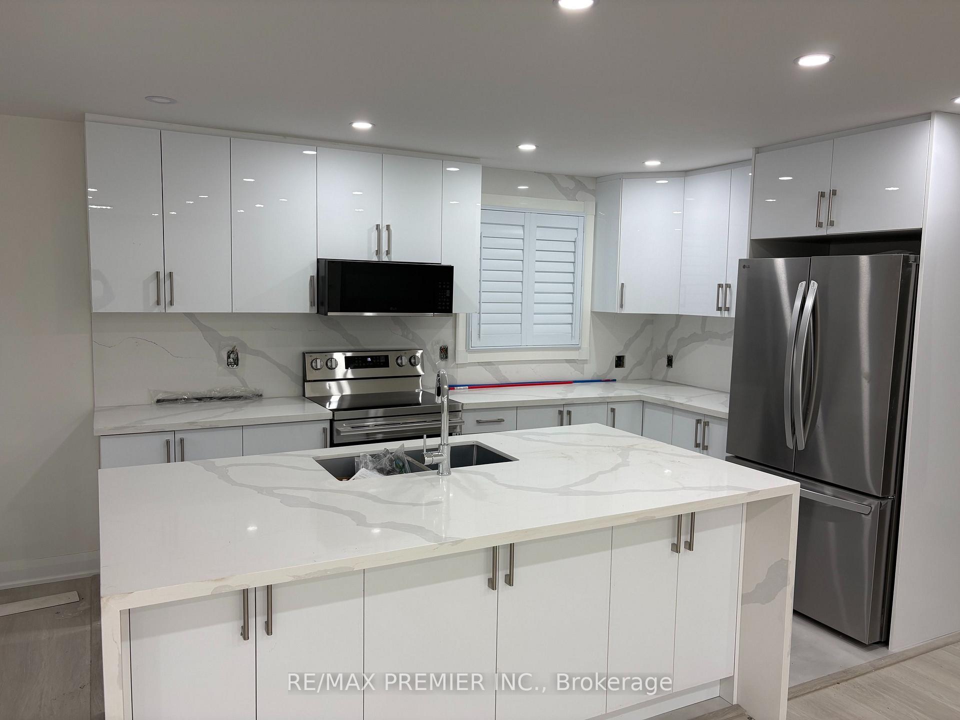 Photo 5 of Unit main, 42 Rougecrest Drive, Markham, Markham Village — HOMEH