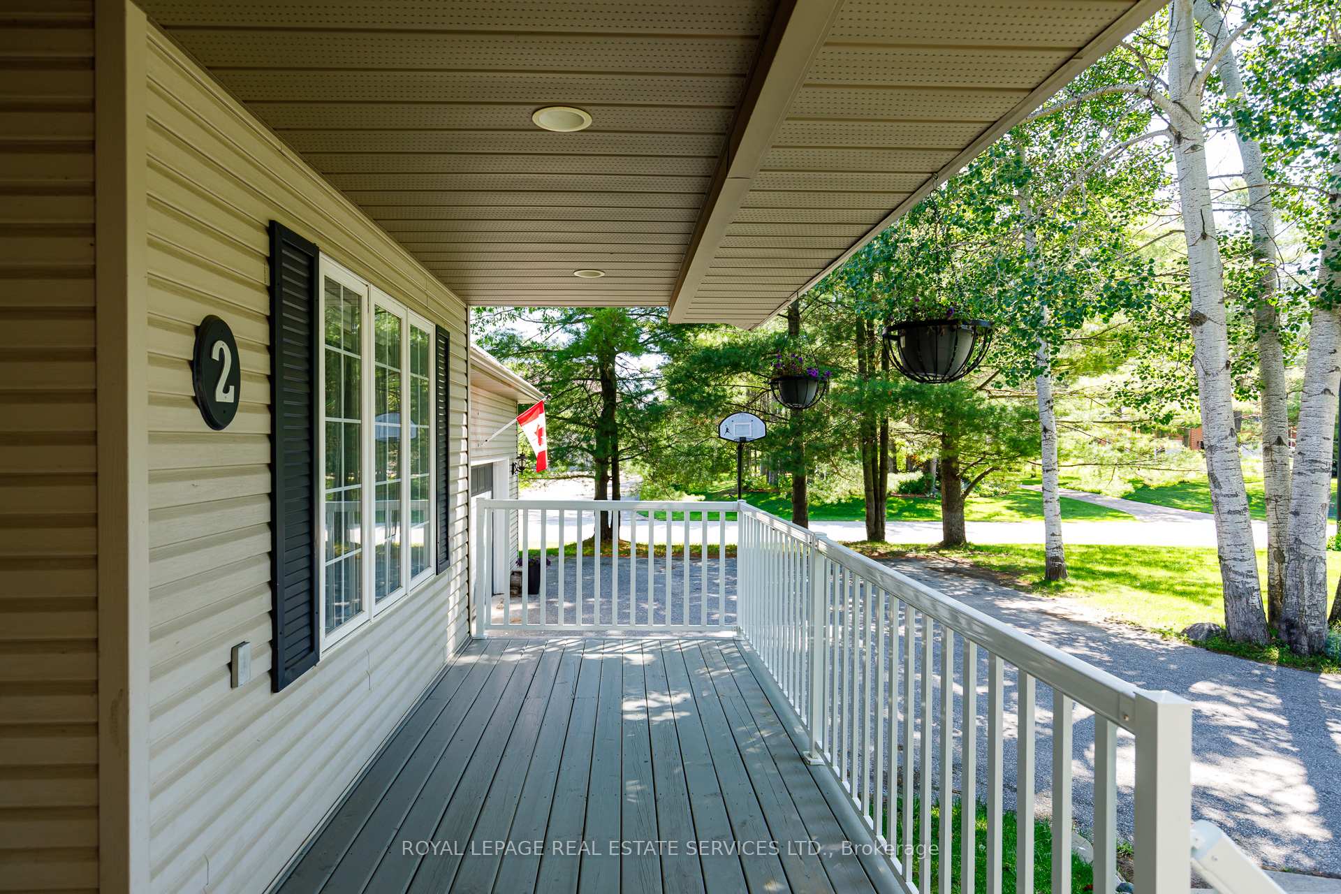 Photo 4 of 2 Alexandra Lane, Wasaga Beach — HOMEH
