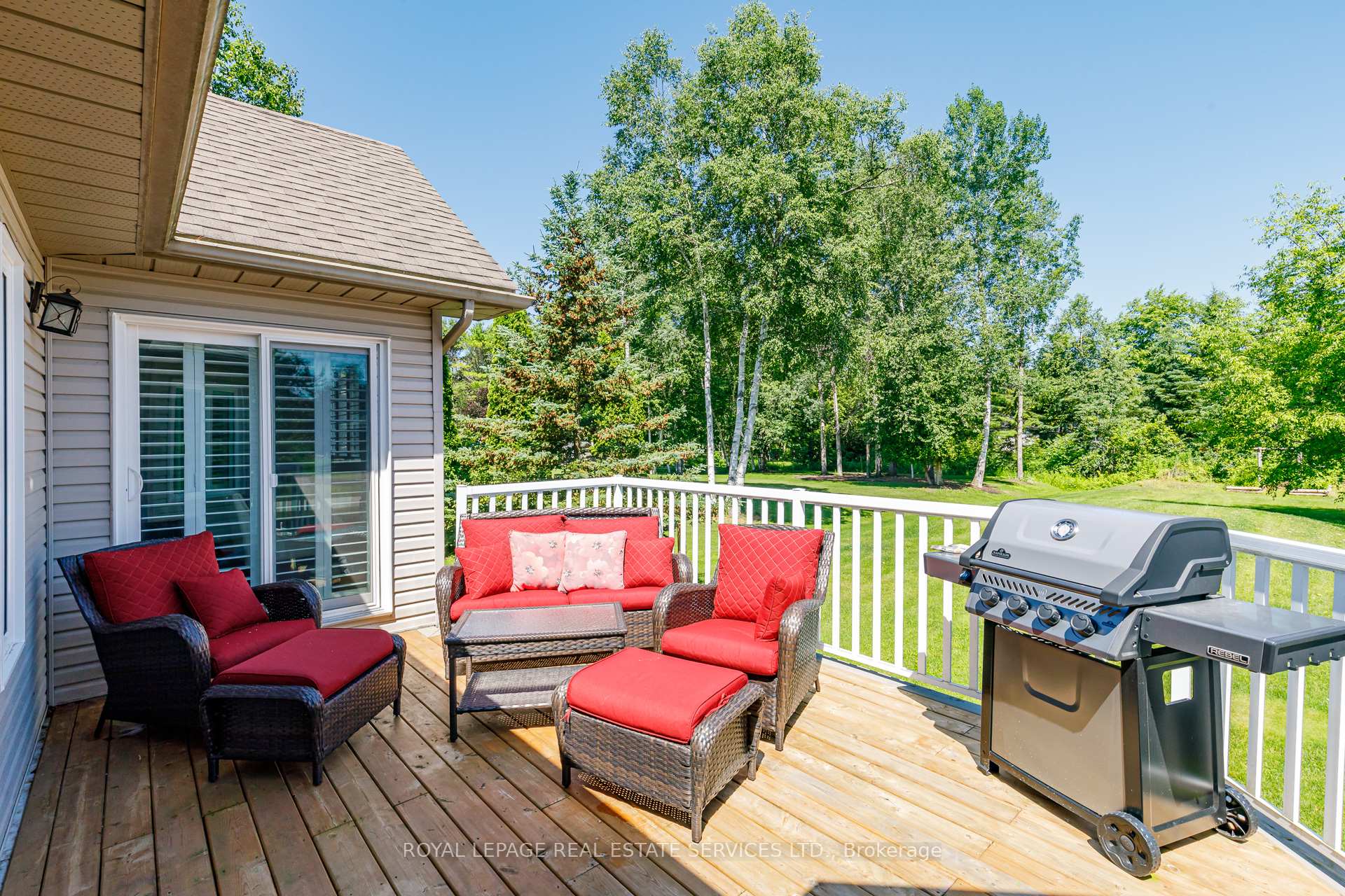 Photo 21 of 2 Alexandra Lane, Wasaga Beach — HOMEH