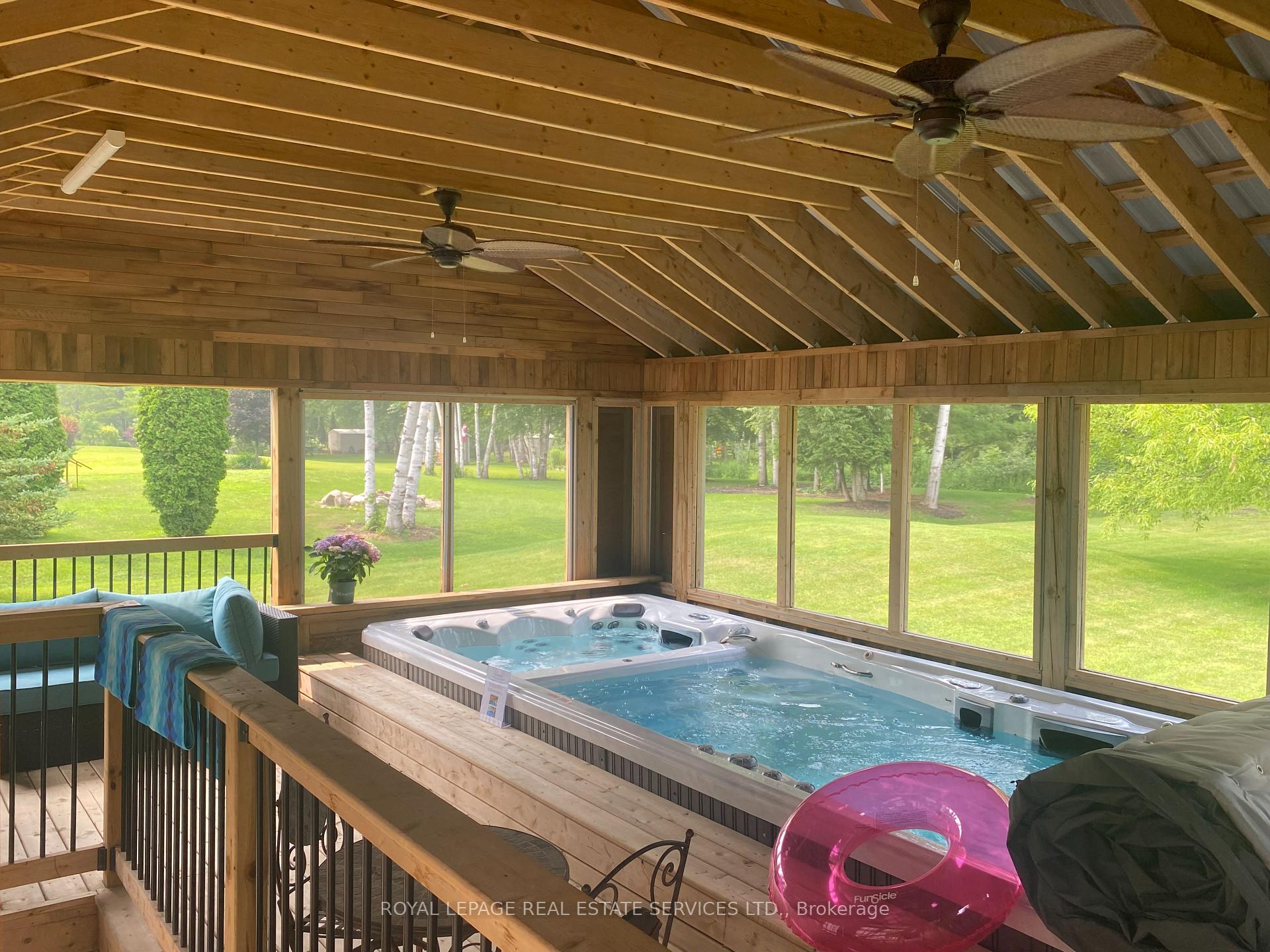 Photo 32 of 2 Alexandra Lane, Wasaga Beach — HOMEH
