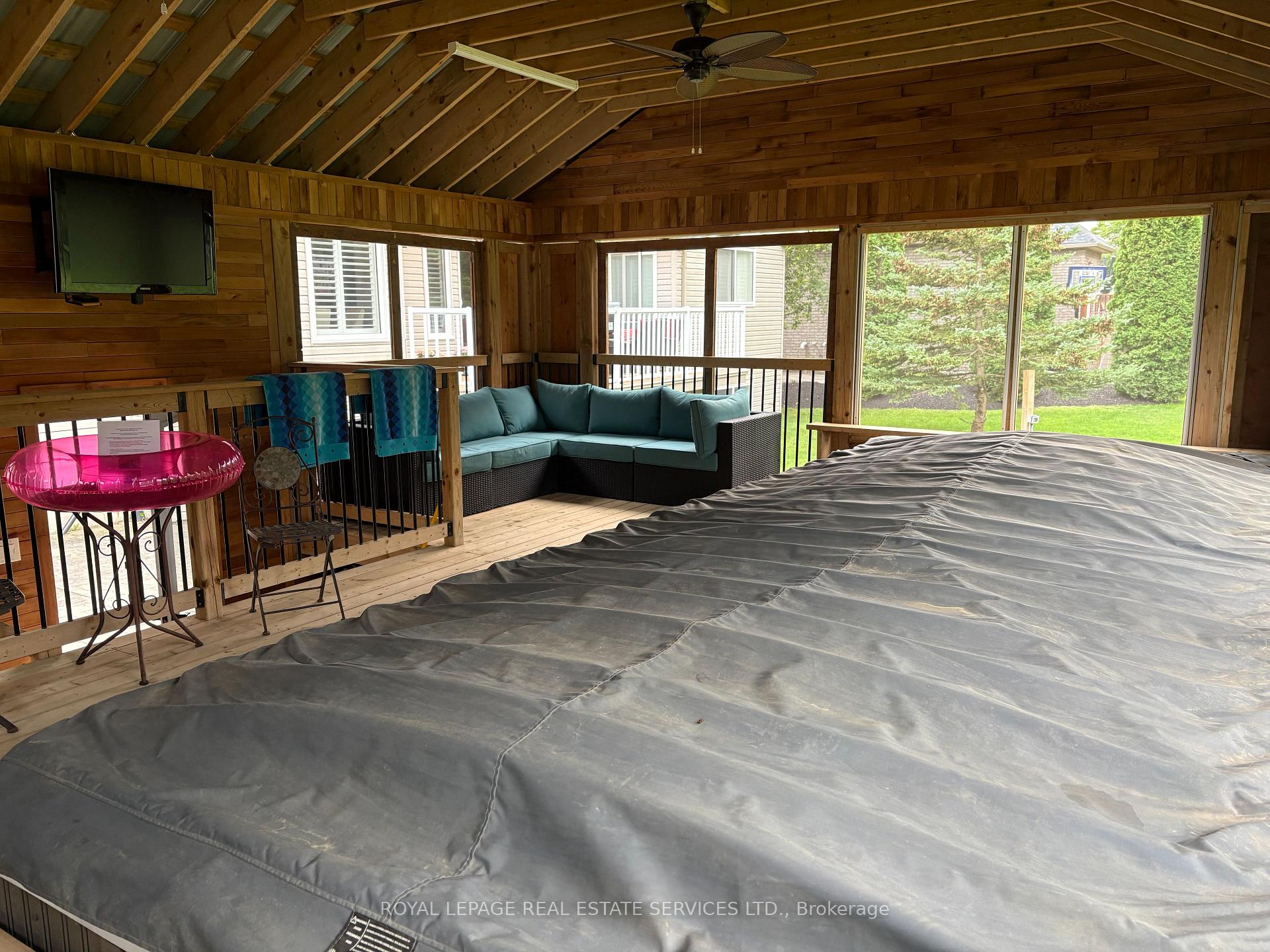 Photo 36 of 2 Alexandra Lane, Wasaga Beach — HOMEH