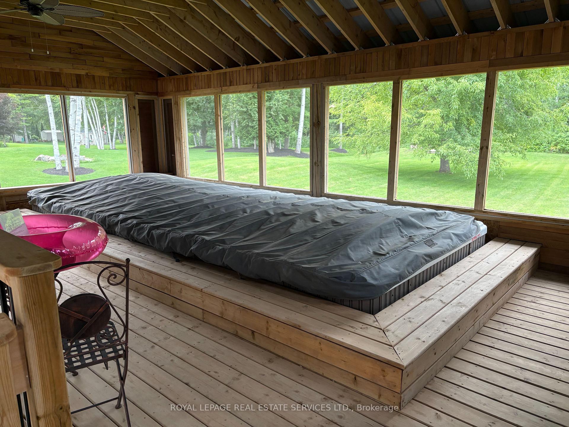 Photo 37 of 2 Alexandra Lane, Wasaga Beach — HOMEH