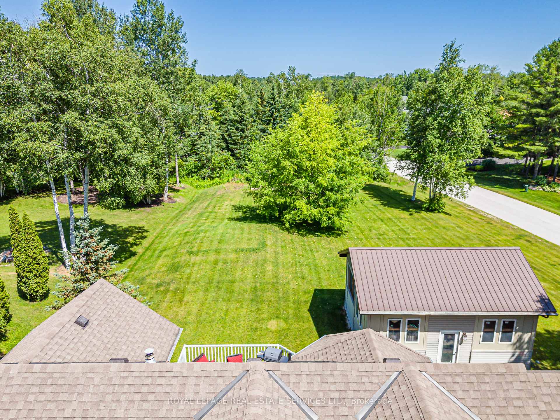 Photo 38 of 2 Alexandra Lane, Wasaga Beach — HOMEH