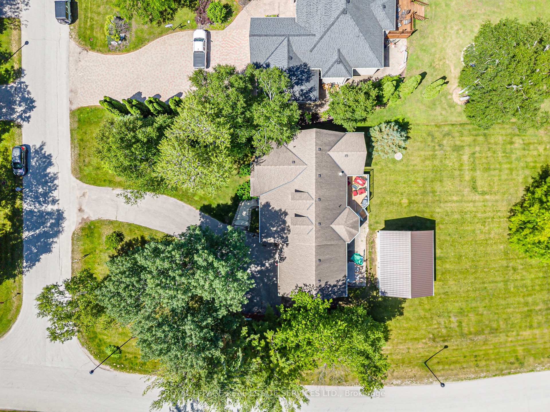 Photo 40 of 2 Alexandra Lane, Wasaga Beach — HOMEH