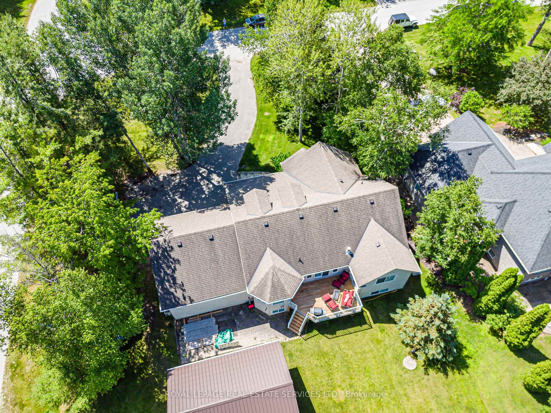 Photo 41 of 2 Alexandra Lane, Wasaga Beach — HOMEH