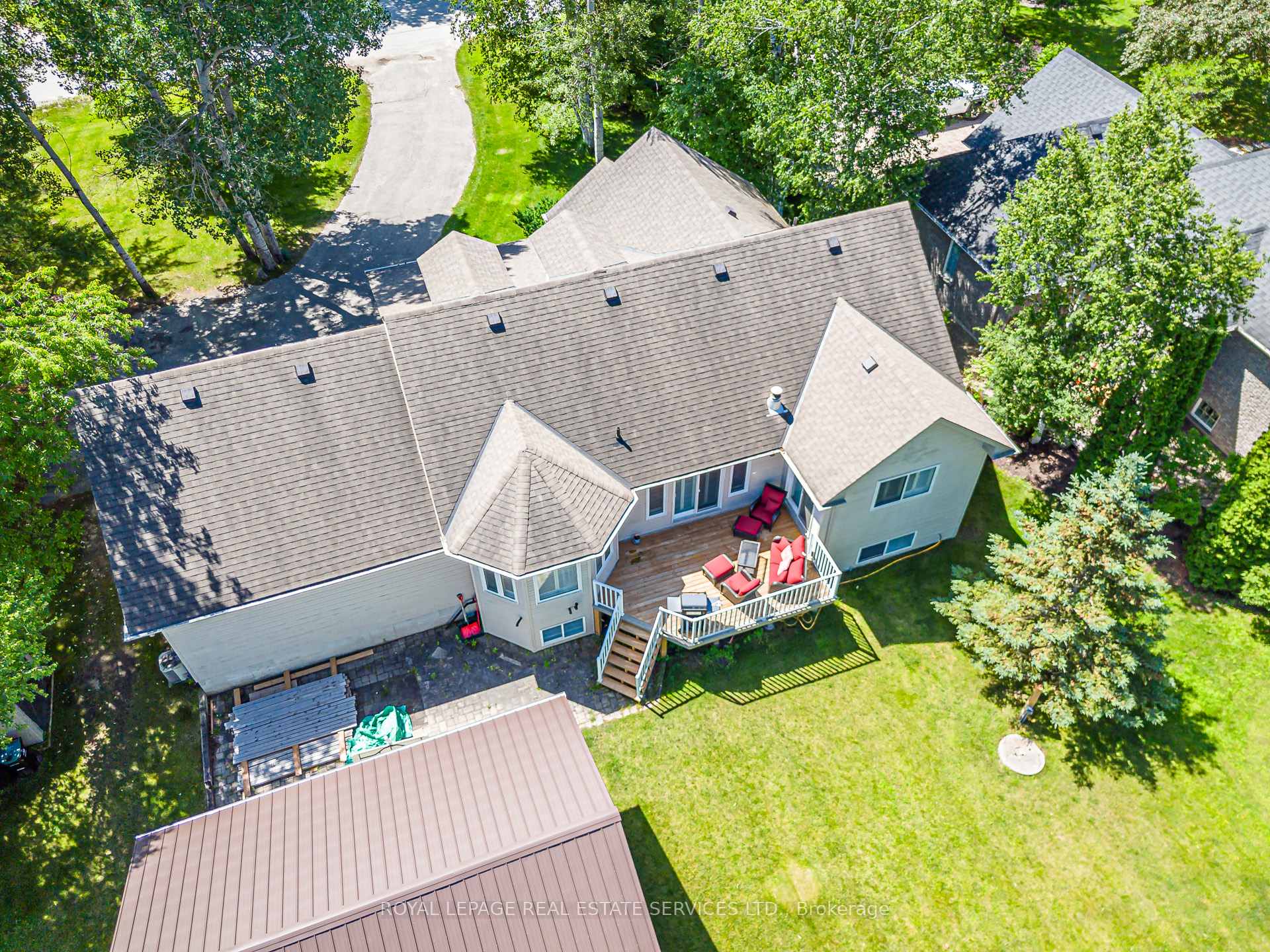Photo 42 of 2 Alexandra Lane, Wasaga Beach — HOMEH