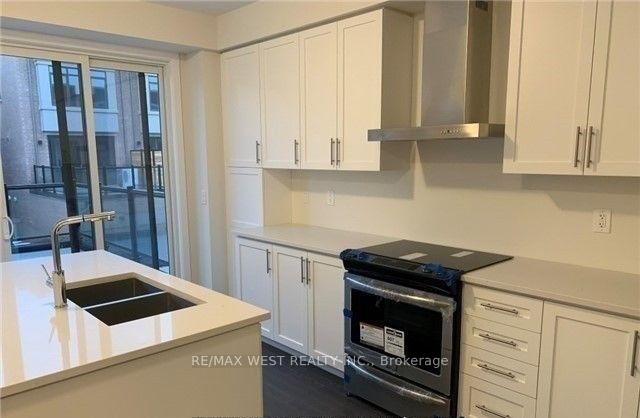 Photo 2 of 149 Salterton Circle, Vaughan, Rural Vaughan — HOMEH