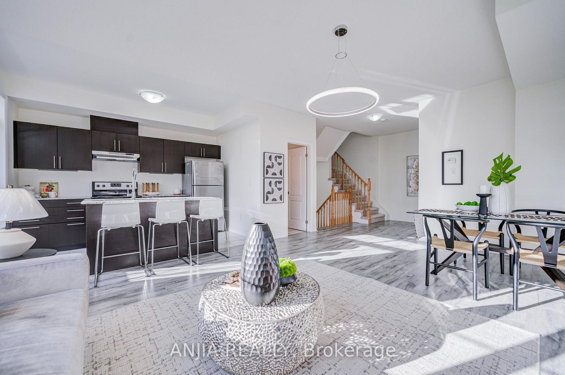 Photo 9 of Unit 38, 181 Parktree Drive, Vaughan, Maple — HOMEH
