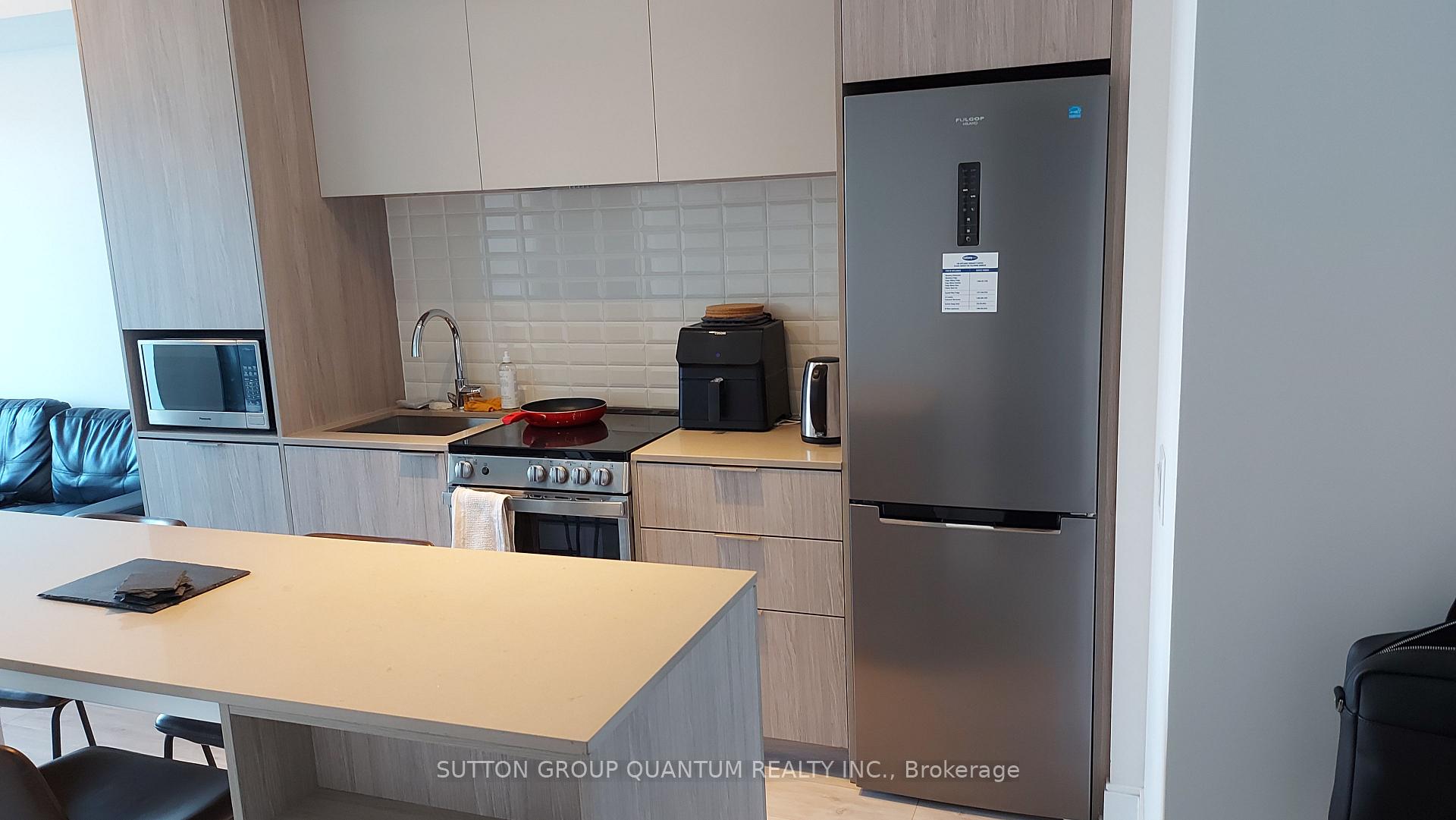 Photo 3 of Unit 1706, 70 Annie Craig Drive, Etobicoke, Mimico — HOMEH