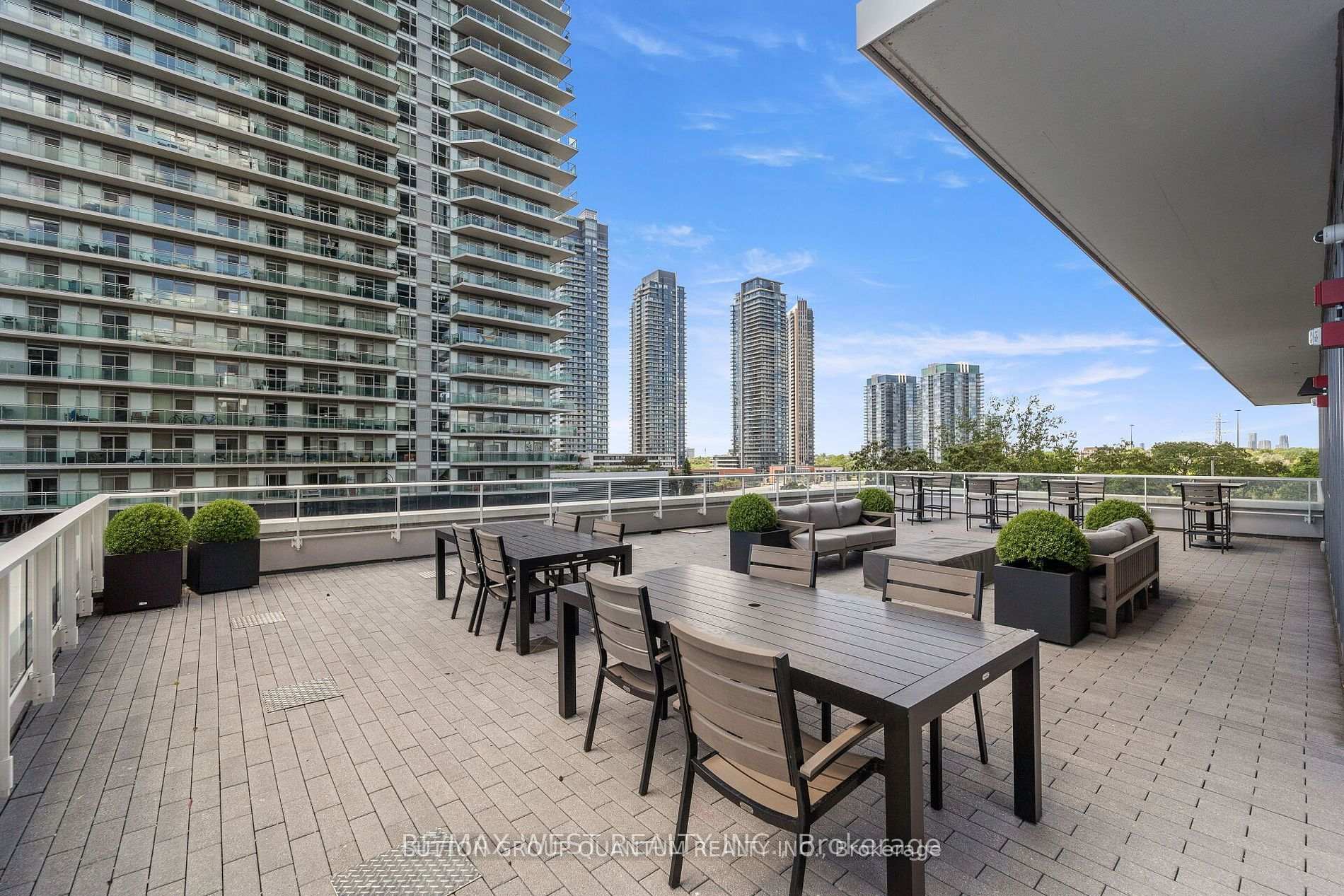 Photo 17 of Unit 1706, 70 Annie Craig Drive, Etobicoke, Mimico — HOMEH