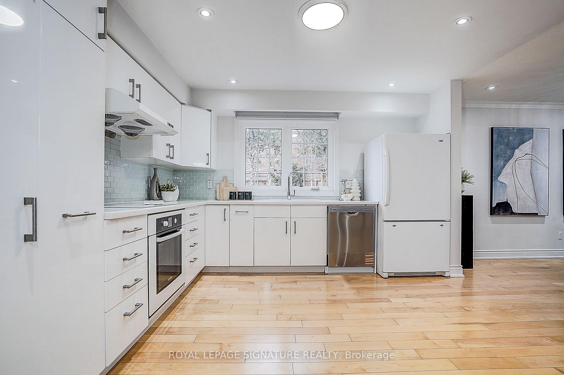 Photo 8 of 46 Caravan Drive, North York, Banbury-Don Mills — HOMEH