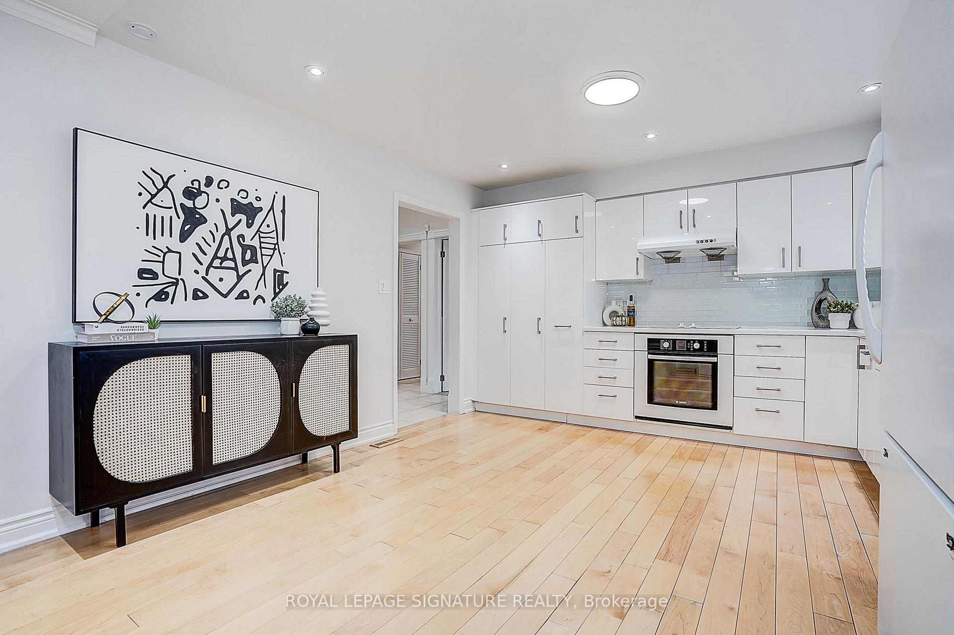 Photo 9 of 46 Caravan Drive, North York, Banbury-Don Mills — HOMEH