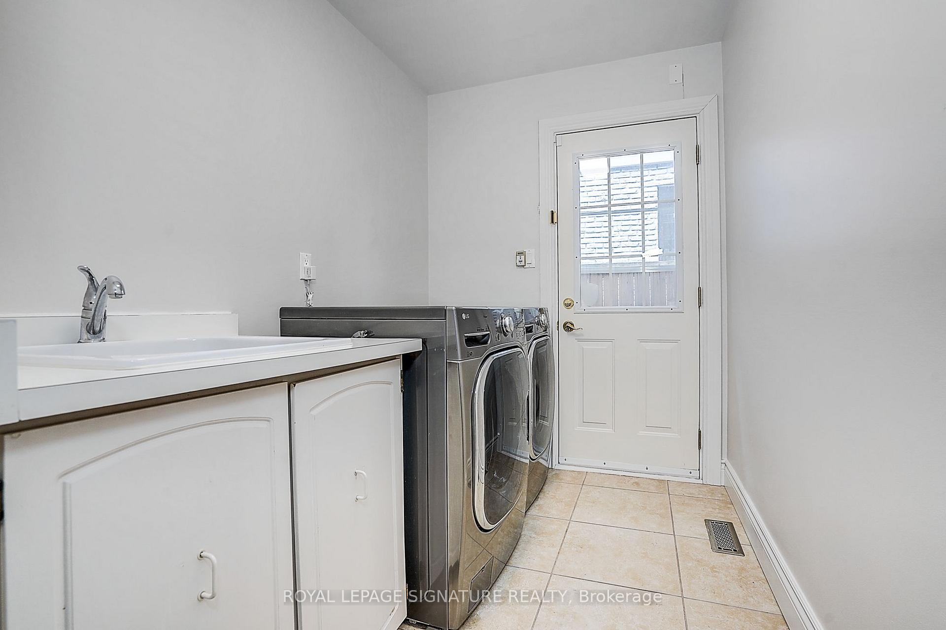 Photo 16 of 46 Caravan Drive, North York, Banbury-Don Mills — HOMEH